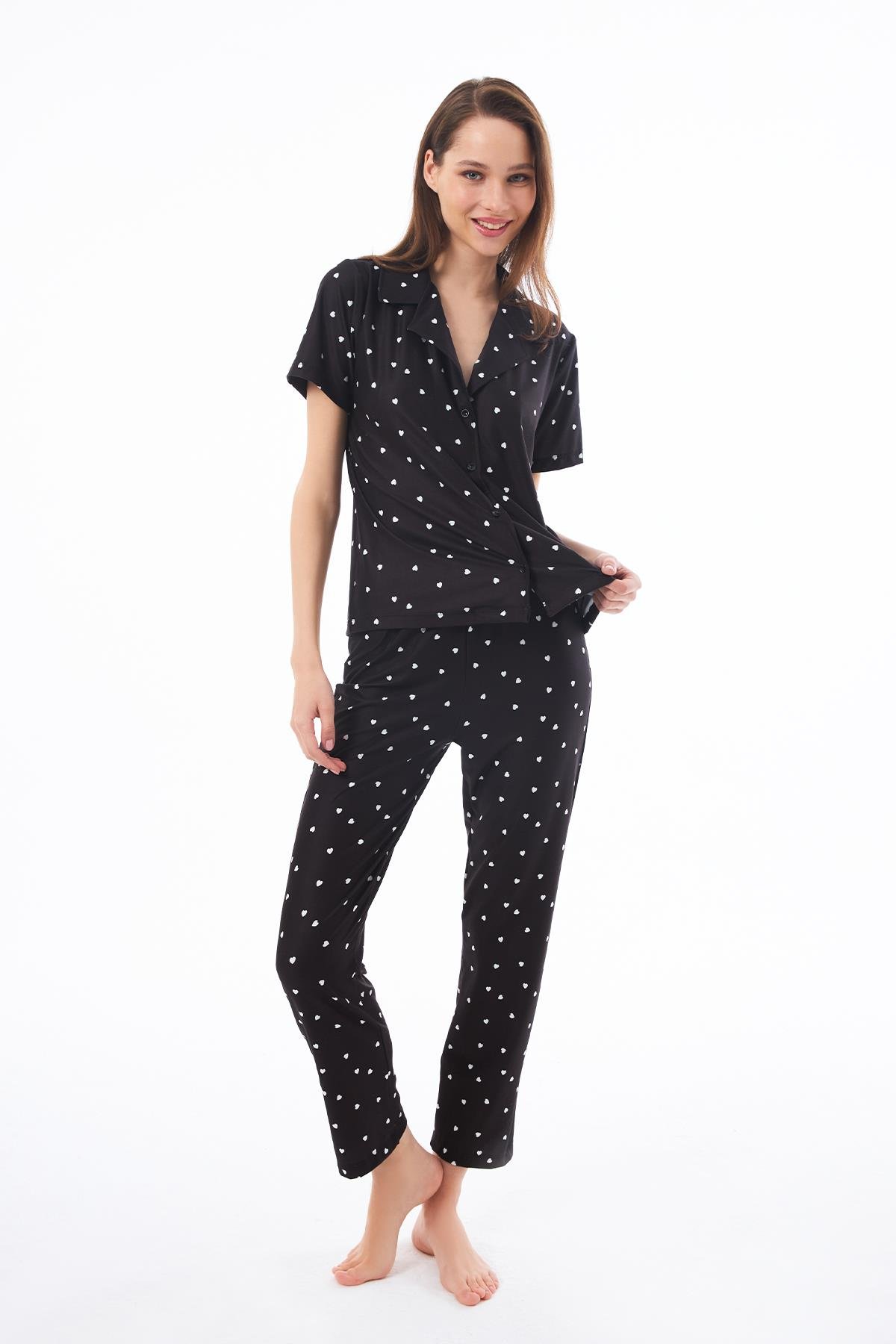 Premium Kadın Pijama Takımı Siyah Kalp Desenli Yumuşak Dokulu Kısa Kollu Gömlek Yaka