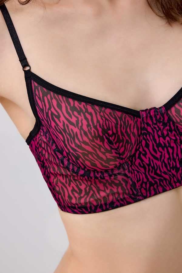 Fuşya Desenli Ayarlanabilir Askılı Balenli Özel Bölgesi Açık Tanga Külotlu Kadın Sütyen Takımı