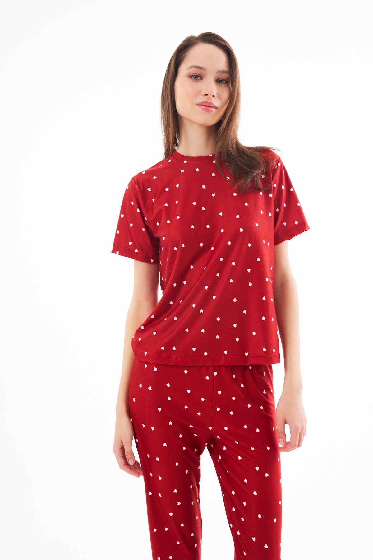 Premium Kadın Pijama Takımı Kırmızı Kalp Desenli Yumuşak Dokulu Kısa Kollu Bisiklet Yaka