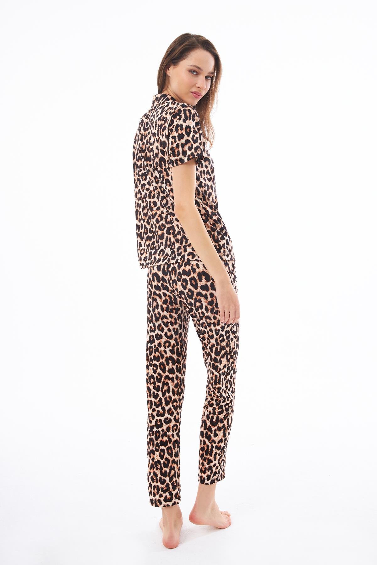 Premium Kadın Pijama Takımı Leopar Desenli Yumuşak Dokulu Kısa Kollu Gömlek Yaka