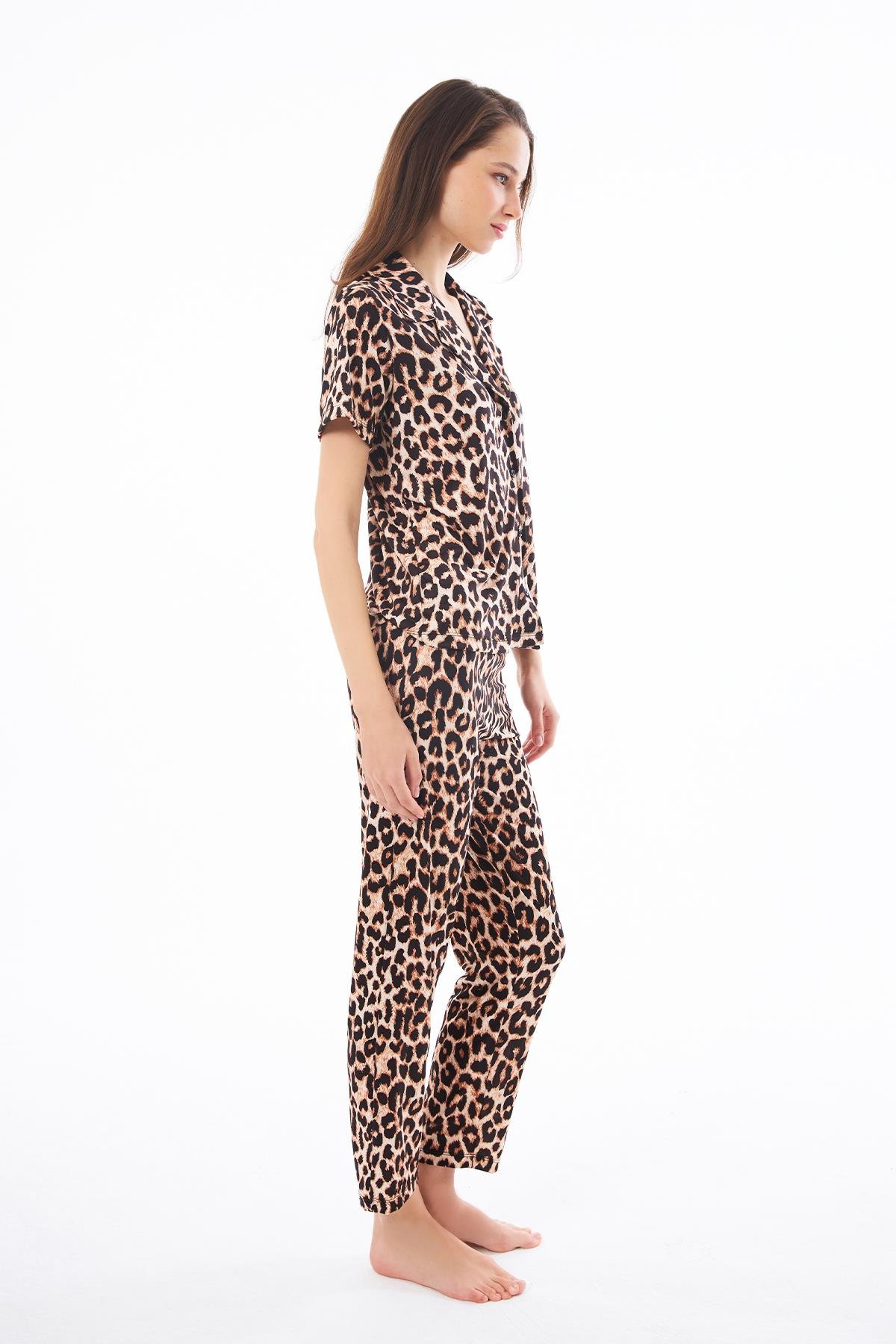Premium Kadın Pijama Takımı Leopar Desenli Yumuşak Dokulu Kısa Kollu Gömlek Yaka