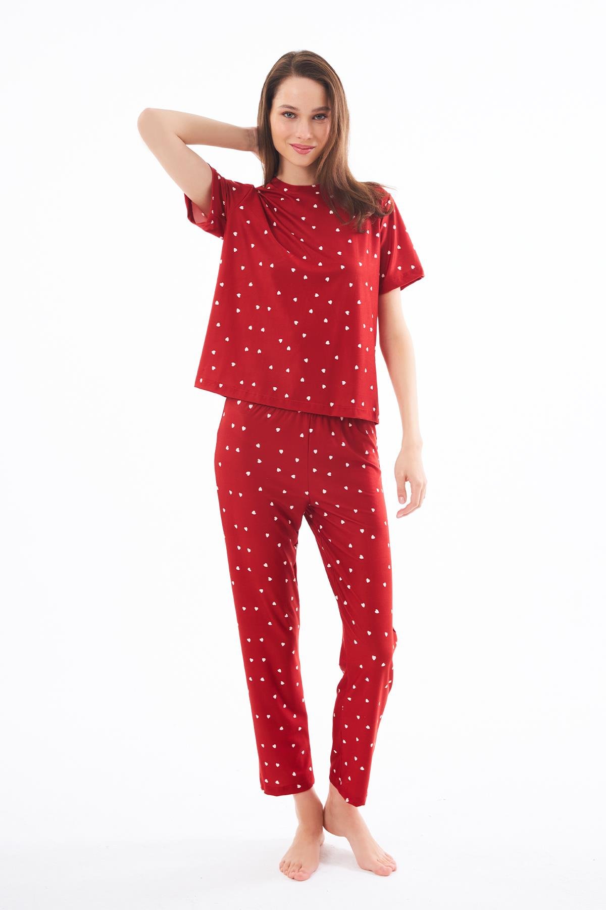 Premium Kadın Pijama Takımı Kırmızı Kalp Desenli Yumuşak Dokulu Kısa Kollu Bisiklet Yaka
