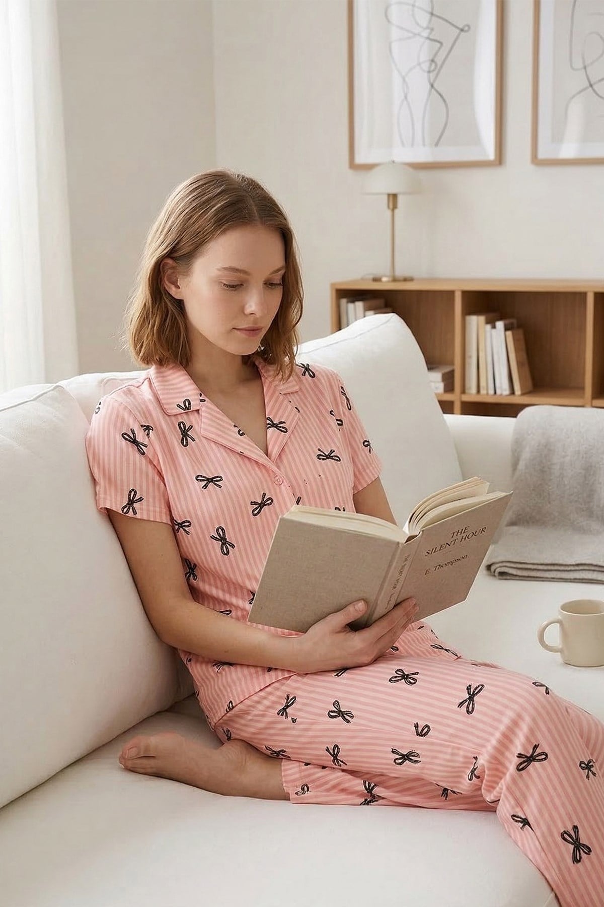 Pudra Çizgi Desenli Yumuşak Dokulu Gömlek Yaka Kadın Pijama Takımı