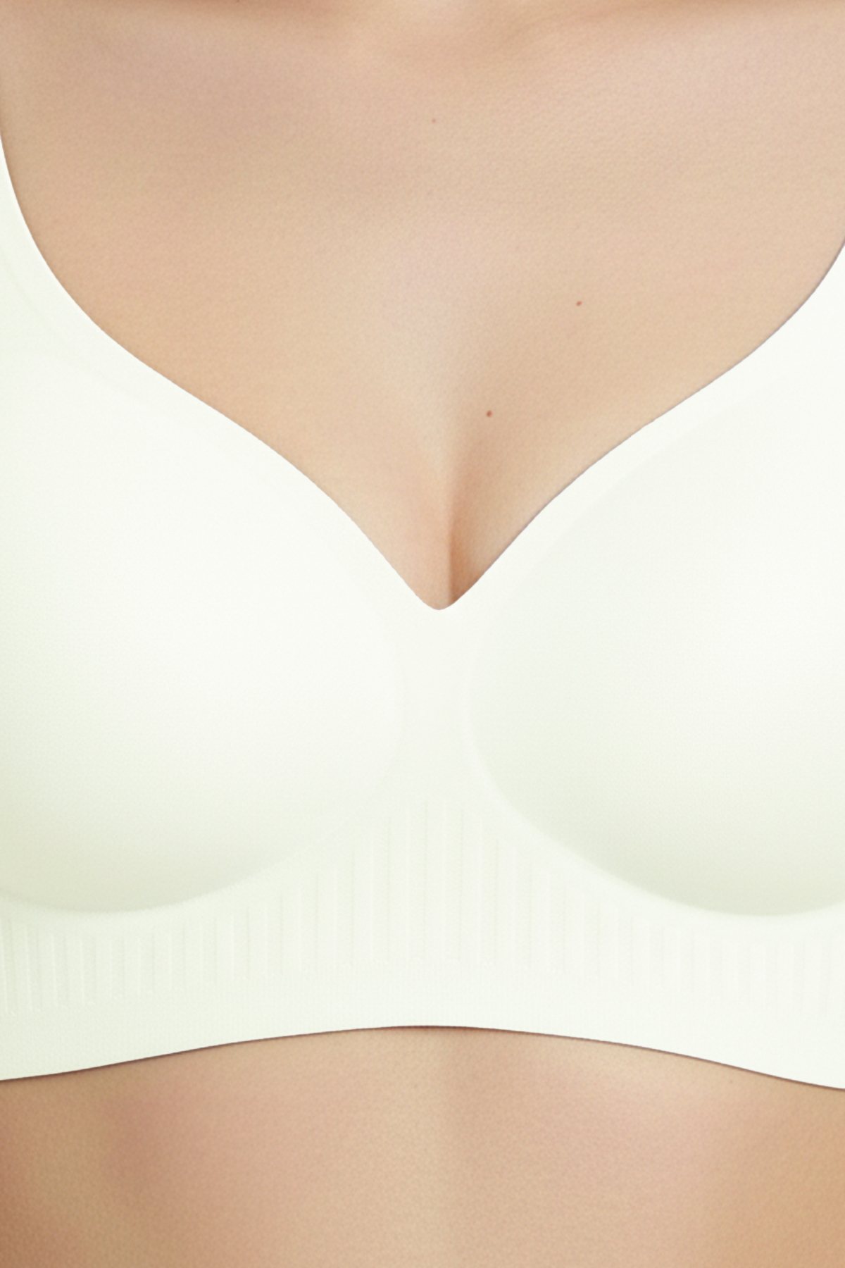 Seamless Bra - Slight | Krem Lazer Kesim Dikişsiz Dilim Detaylı Balensiz Kadın Sütyen
