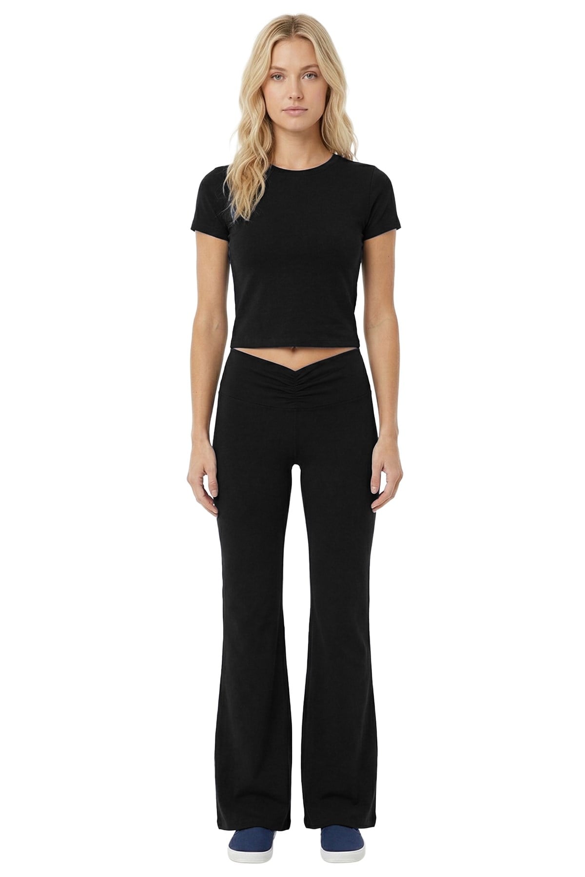 Siyah Viskon Bedene Oturan Bisiklet Yaka Kısa Kollu Kadın Crop Tişört