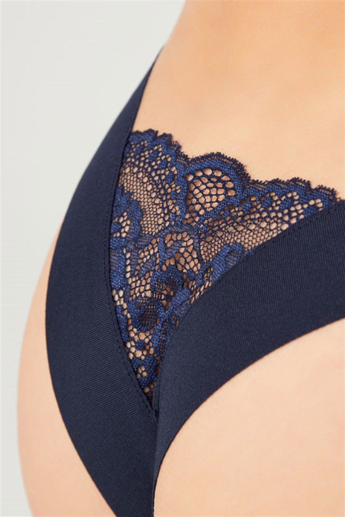 Önü ve Arkası Dantel Detaylı Kadın Brezilya 5li Paket Külot