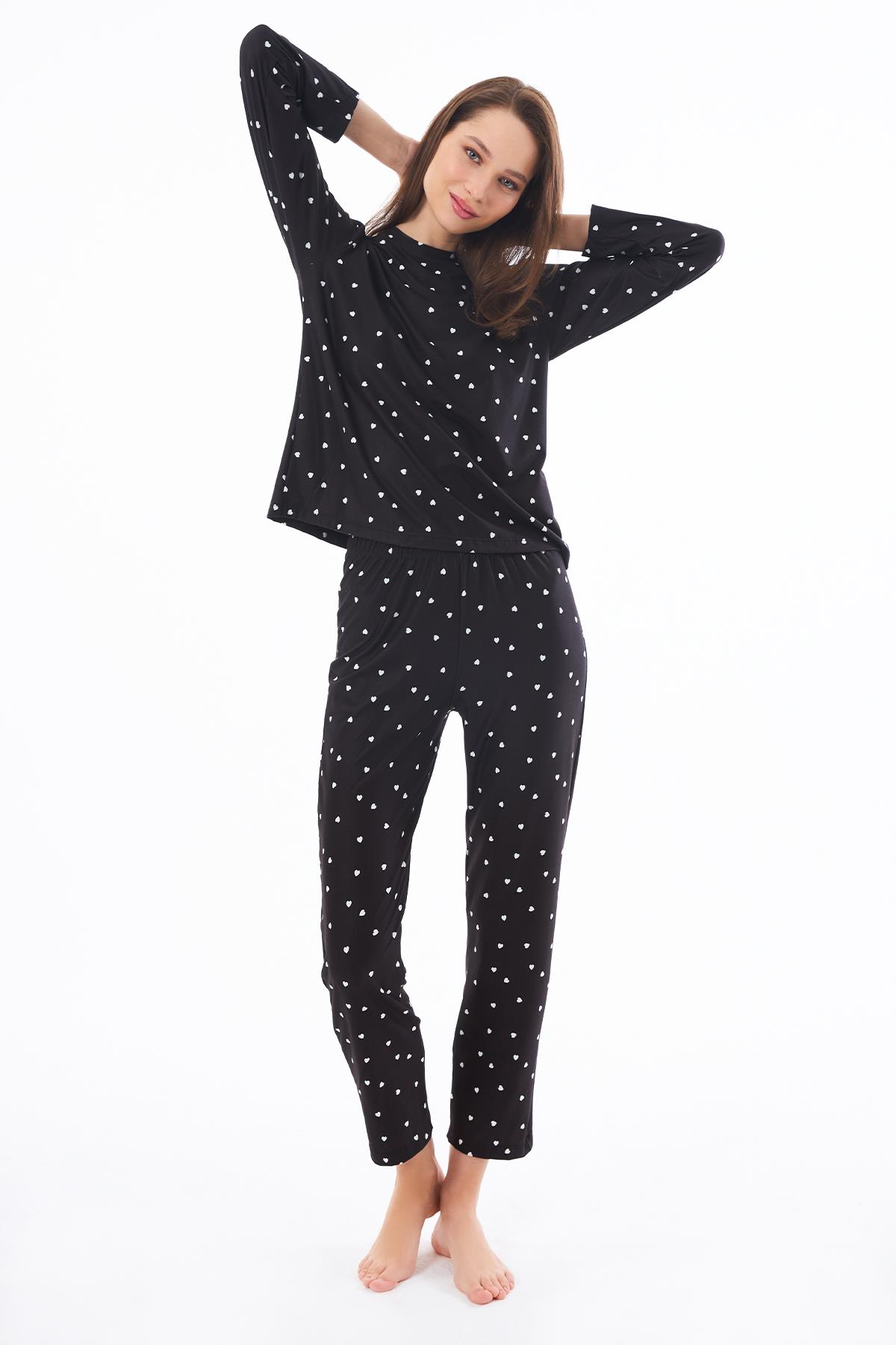 Premium  Kadın Pijama Takımı Siyah Kalp Desenli Yumuşak Dokulu Bisiklet Yaka Uzun Kollu