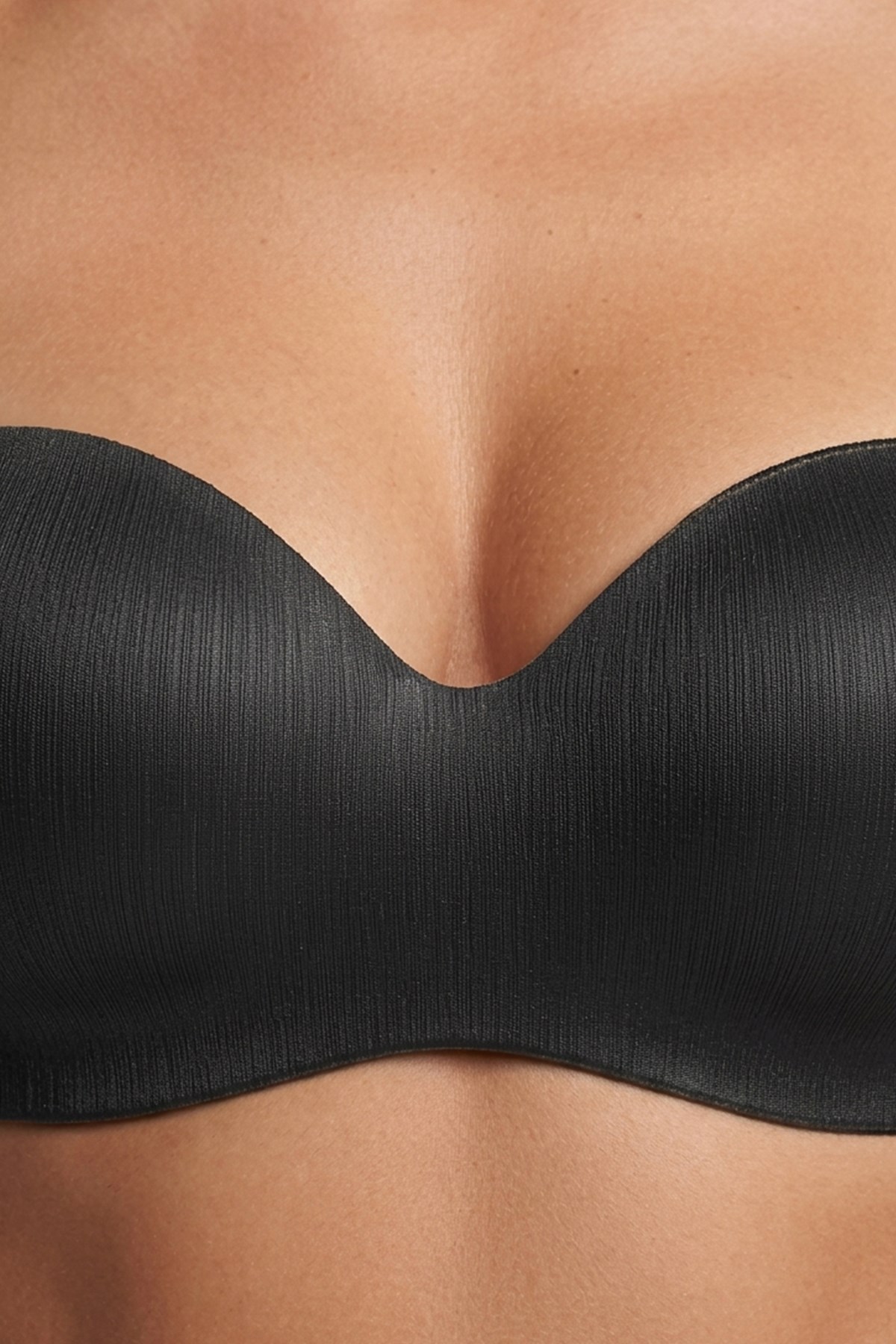 Seamless Bra - Maris | Siyah Micro Balenli Parlak Straplez Kadın Sütyen