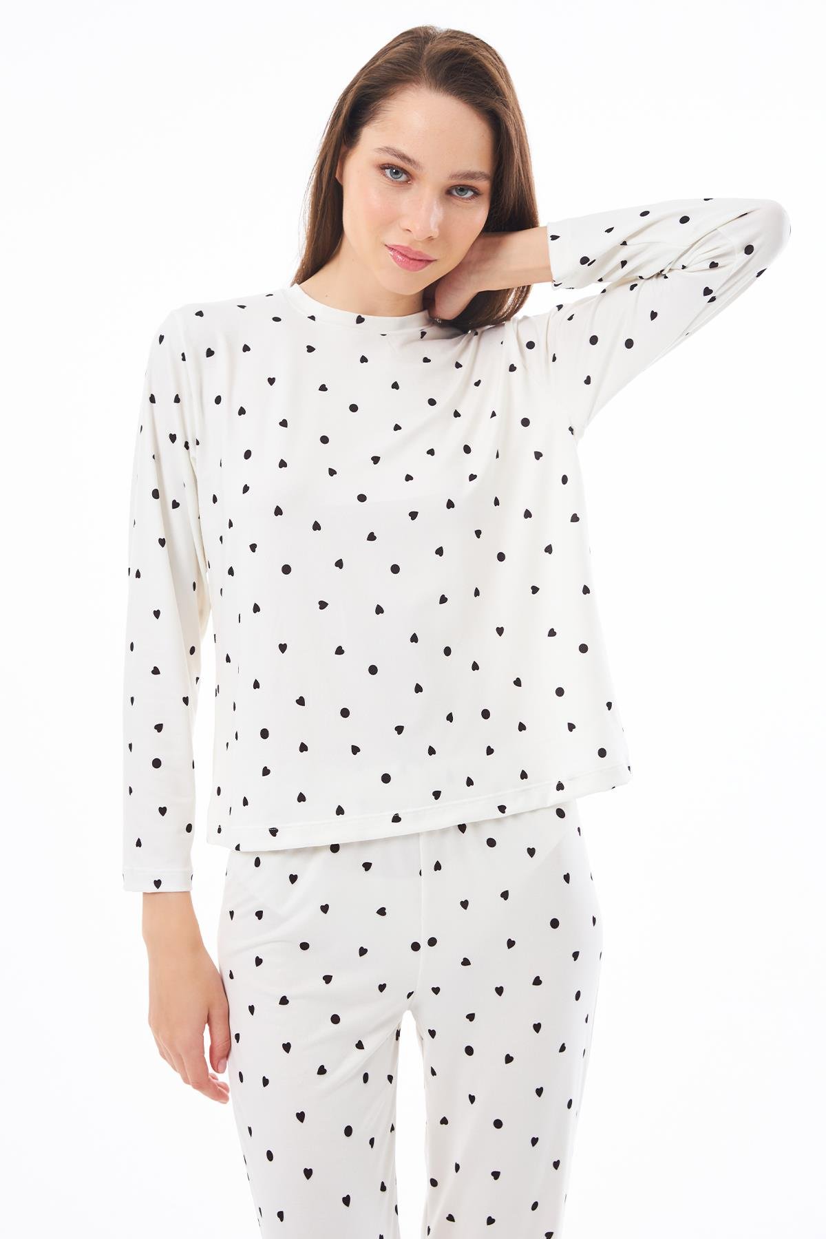 Premium  Kadın Pijama Takımı Krem Kalp Desenli Yumuşak Dokulu Bisiklet Yaka Uzun Kollu