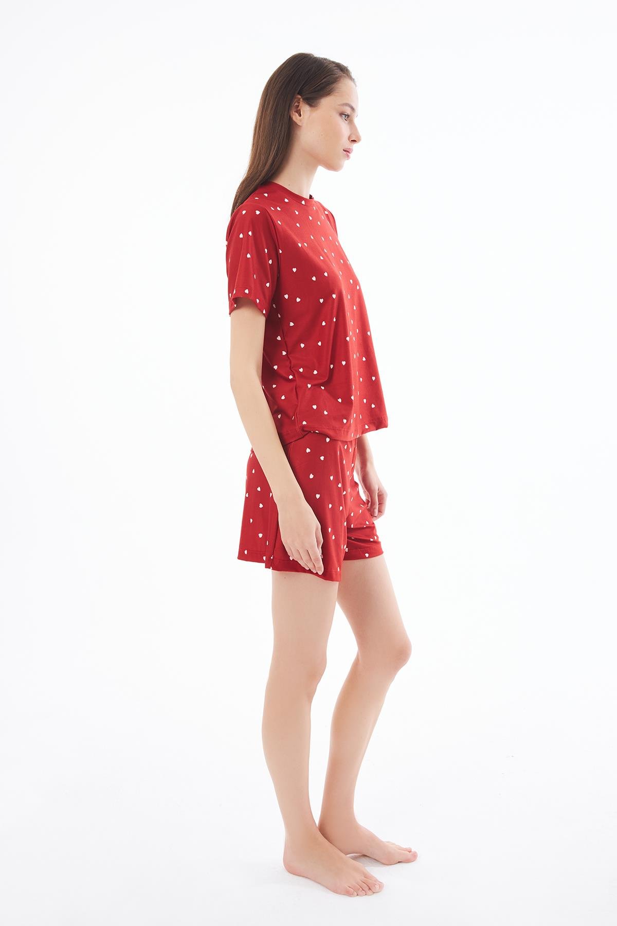 Premium Şortlu Kadın Pijama Takımı Kırmızı Kalp Desenli Yumuşak Dokulu Bisiklet Yaka Kısa Kollu