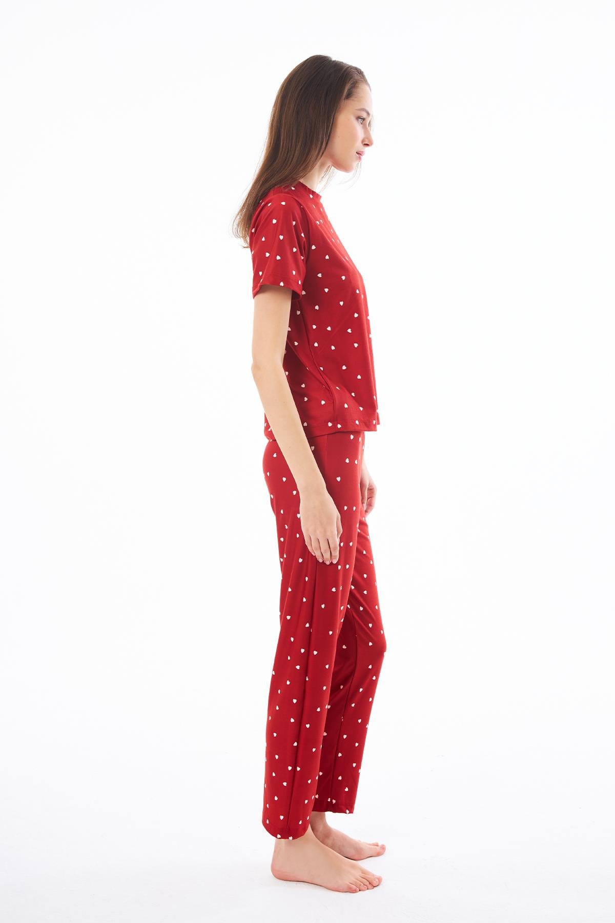 Premium Kadın Pijama Takımı Kırmızı Kalp Desenli Yumuşak Dokulu Kısa Kollu Bisiklet Yaka