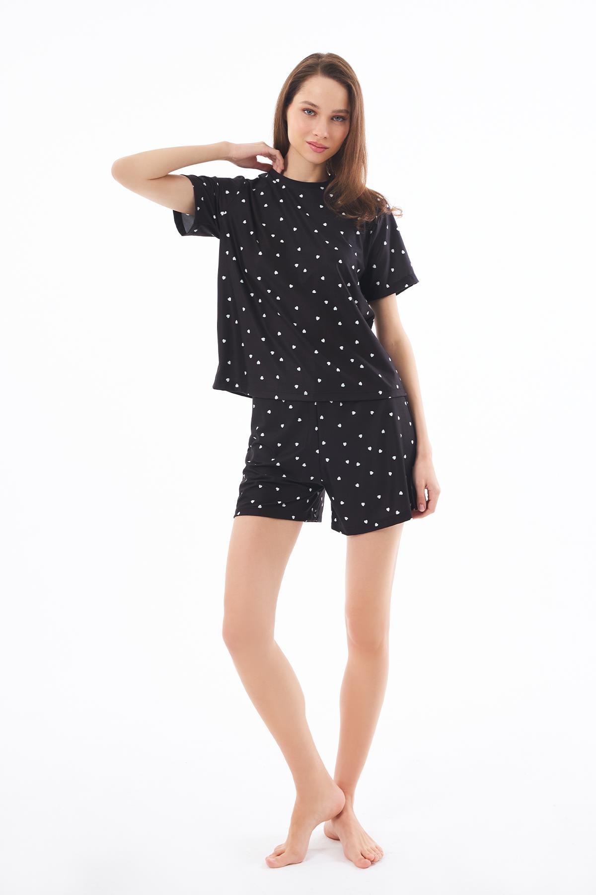 Premium Şortlu Kadın Pijama Takımı Siyah Kalp Desenli Yumuşak Dokulu Bisiklet Yaka Kısa Kollu