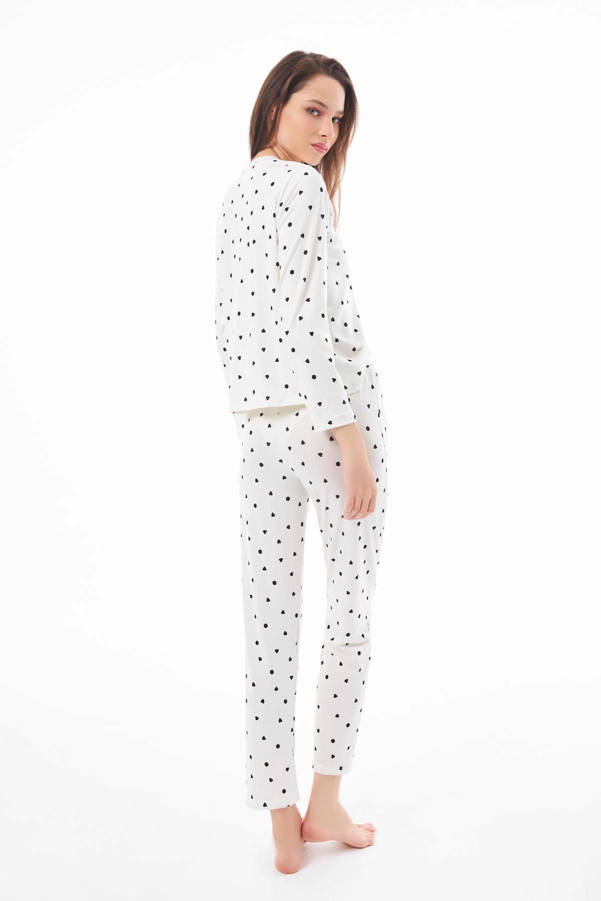 Premium  Kadın Pijama Takımı Krem Kalp Desenli Yumuşak Dokulu Bisiklet Yaka Uzun Kollu