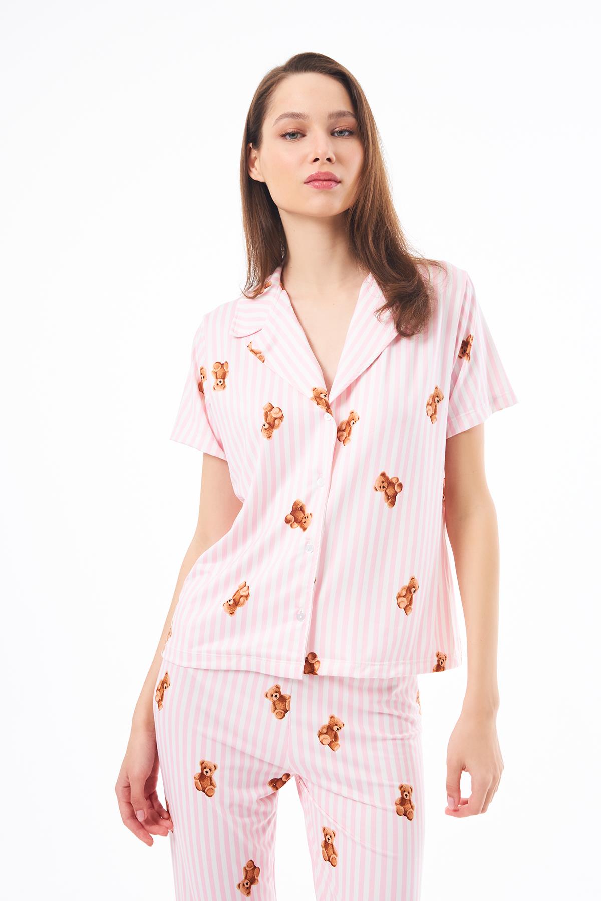 Premium Kadın Pijama Takımı Krem Ayıcık Desenli Yumuşak Dokulu Kısa Kollu Gömlek Yaka