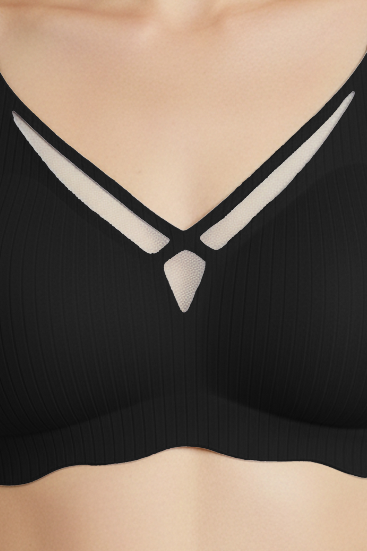 Seamless Bra - Liny | Siyah Lazer Kesim Dikişsiz Çizgi Desenli Dekolteli Kadın Sütyen