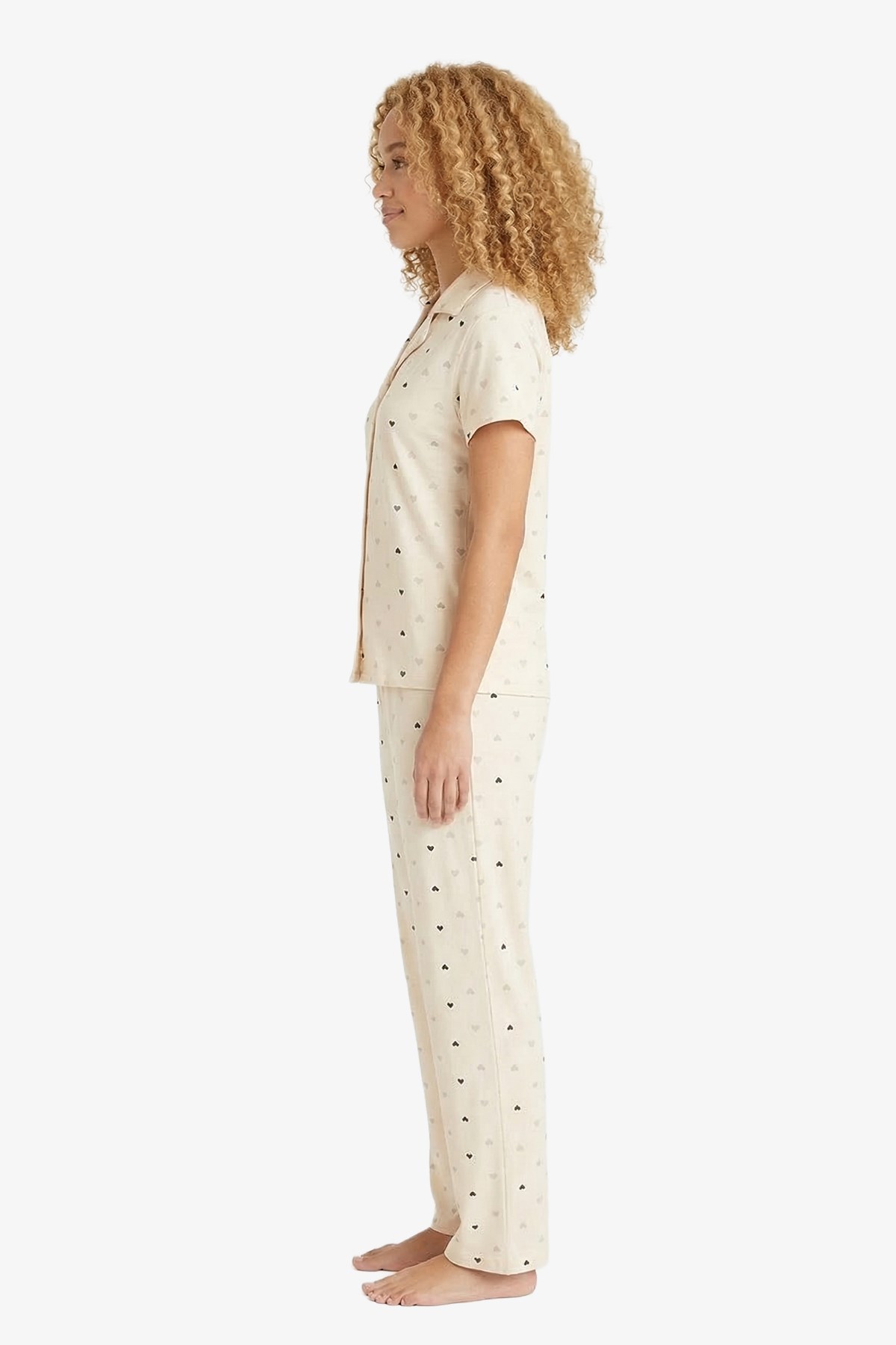 Krem Kalp Desenli Yumuşak Dokulu Gömlek Yaka Kadın Pijama Takımı
