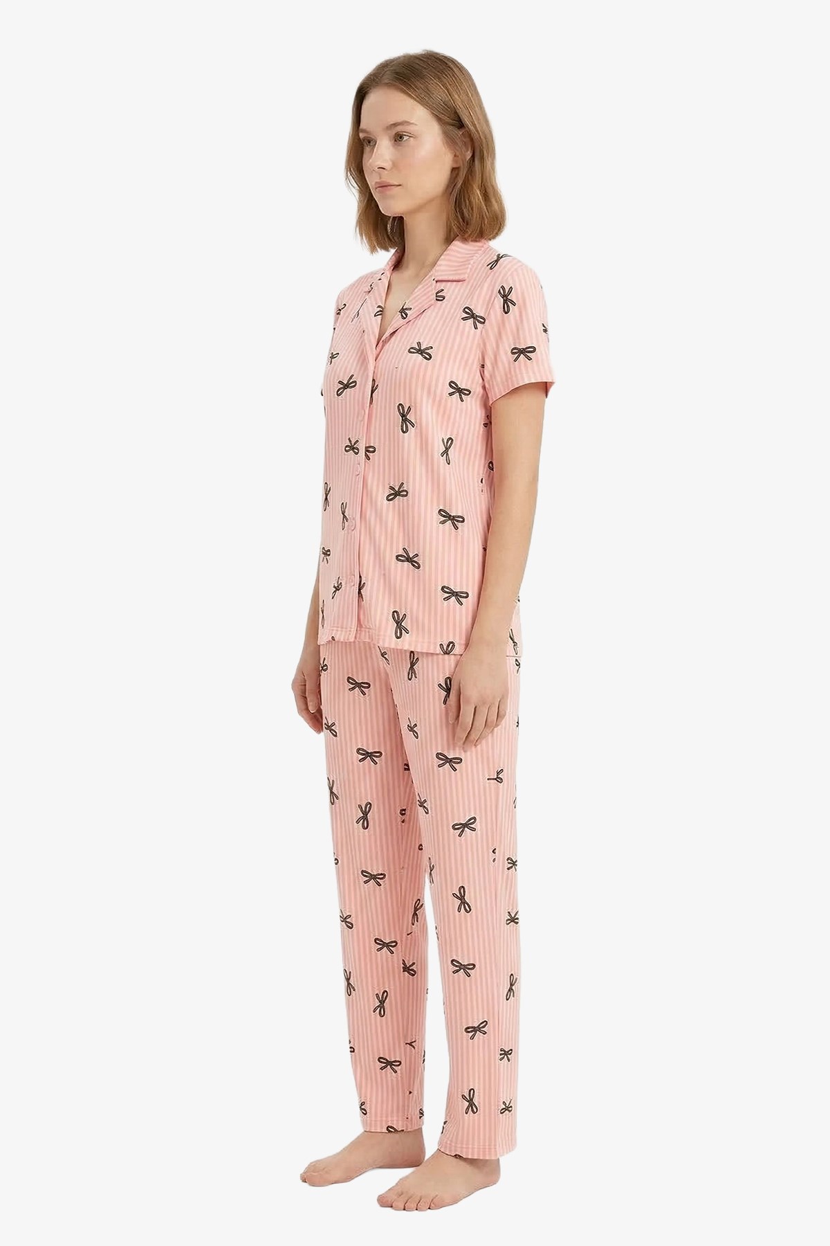 Pudra Çizgi Desenli Yumuşak Dokulu Gömlek Yaka Kadın Pijama Takımı