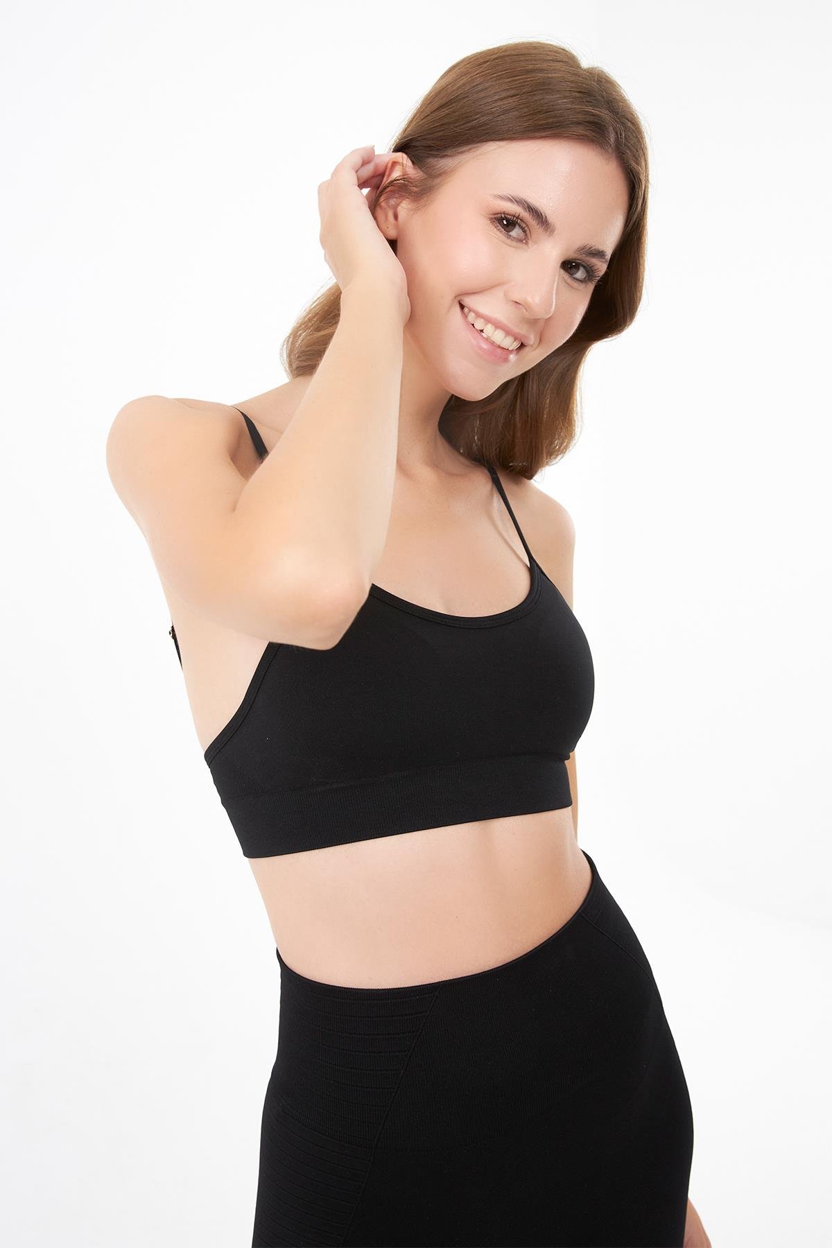 Siyah İp Askılı Çıkarılabilir Kaplı Seamless Kadın Crop Atlet