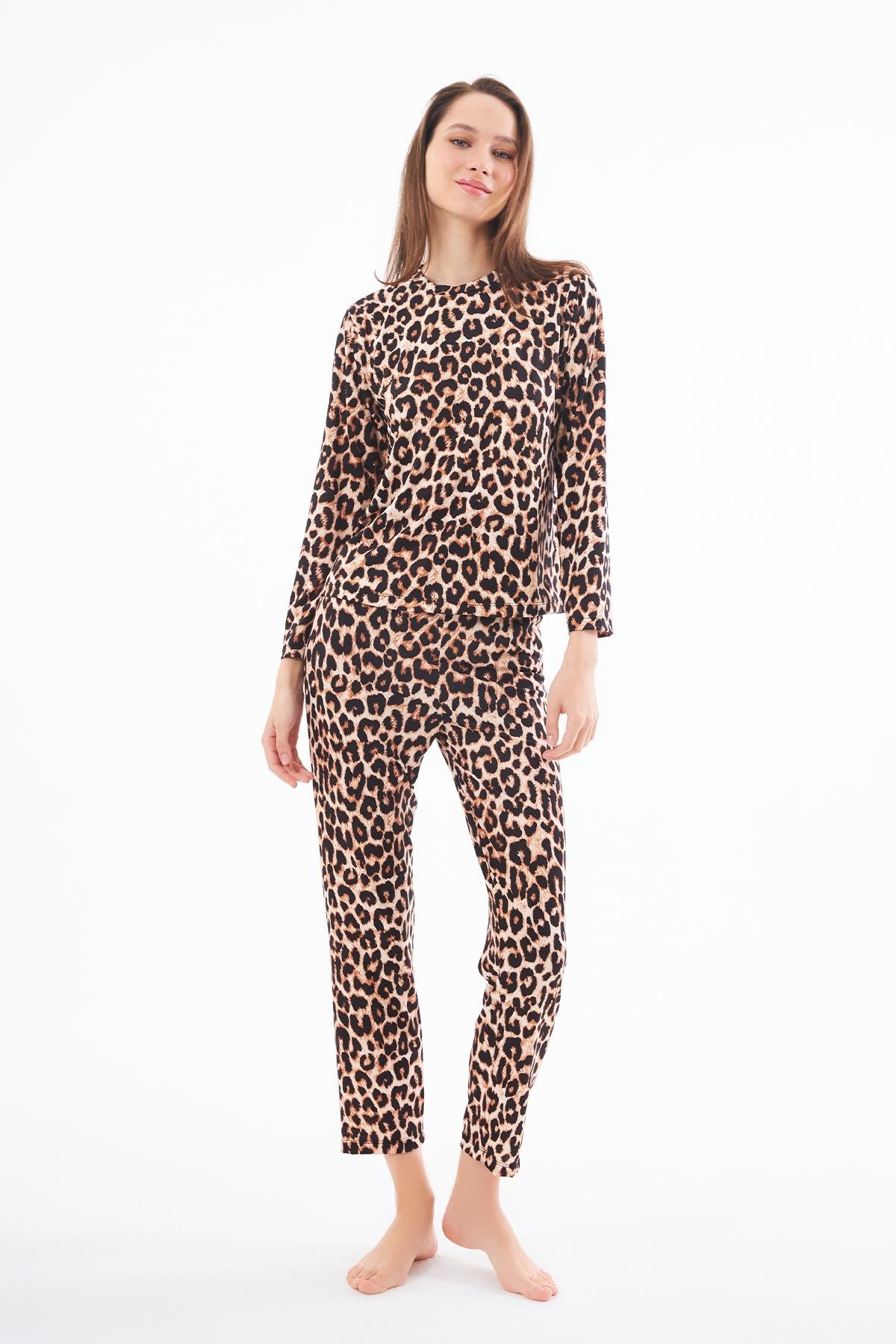Premium  Kadın Pijama Takımı Leopar Desenli Yumuşak Dokulu Bisiklet Yaka Uzun Kollu
