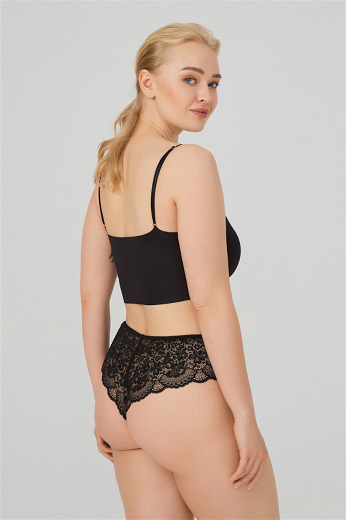 Dantelli Tül Detaylı Büyük Beden Kadın Brezilya 3lü Paket Külot