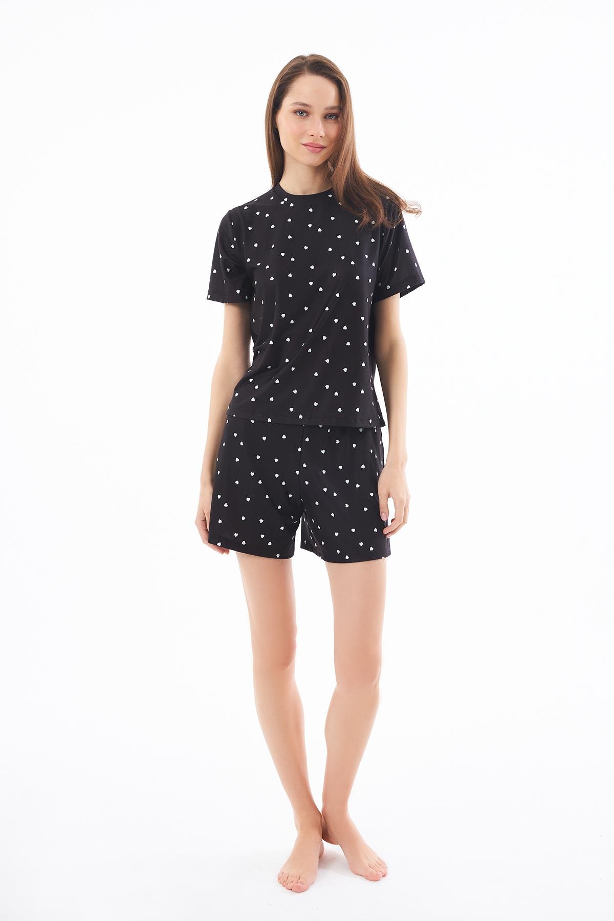 Premium Şortlu Kadın Pijama Takımı Siyah Kalp Desenli Yumuşak Dokulu Bisiklet Yaka Kısa Kollu