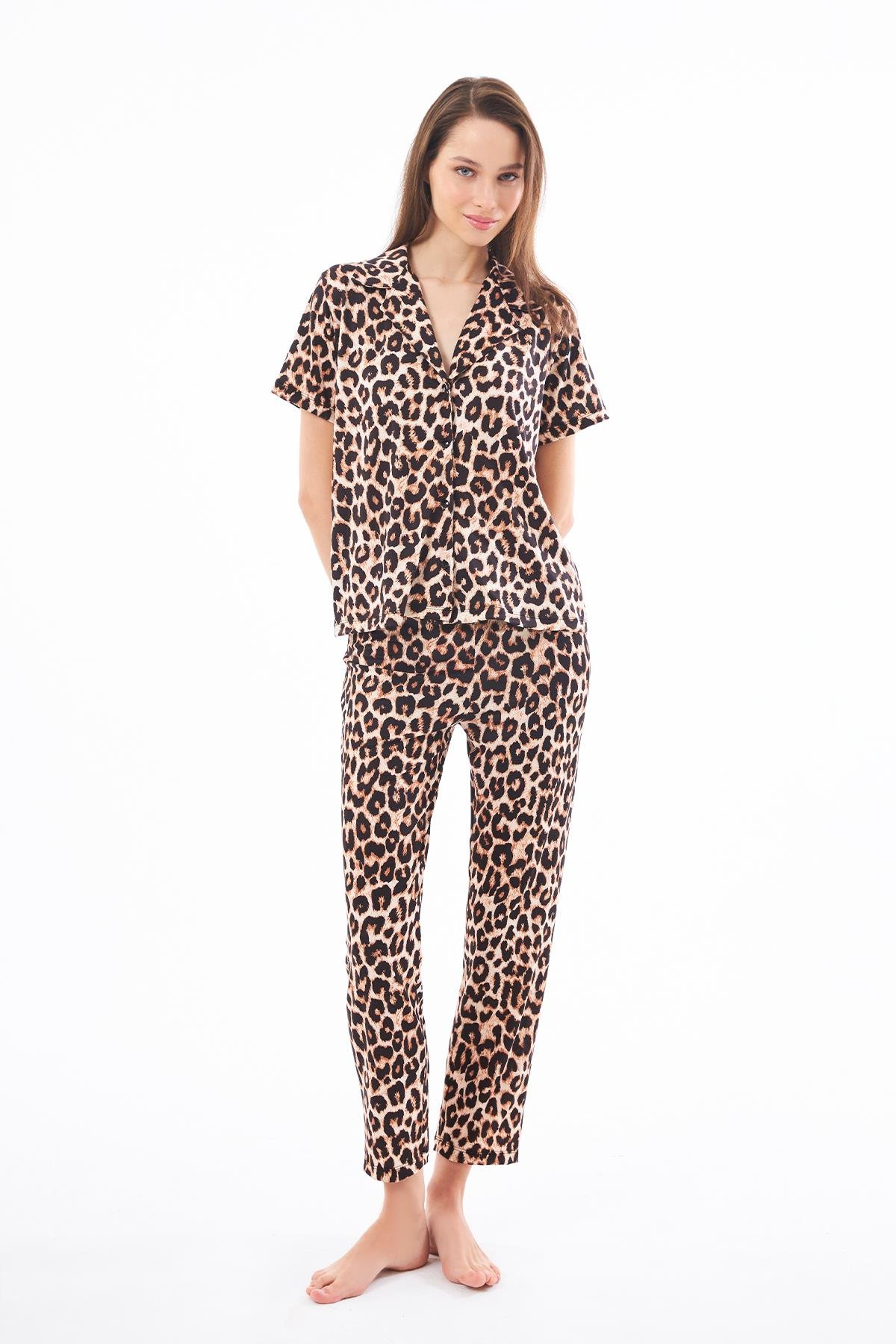 Premium Kadın Pijama Takımı Leopar Desenli Yumuşak Dokulu Kısa Kollu Gömlek Yaka