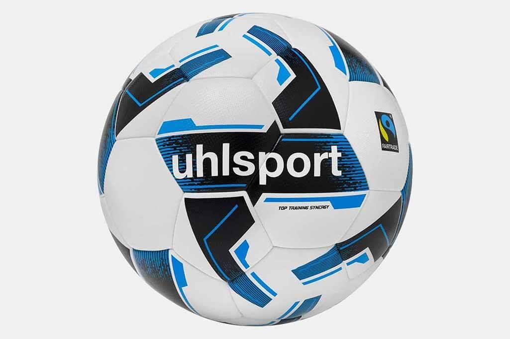 Uhlsport Synergy Fairtrade ile hem yeteneklerinizi geliştirin hem de adil ticaret uygulamalarını destekleyin. Kaliteli malzemesi ve Fairtrade sertifikasıyla fark yaşatın.