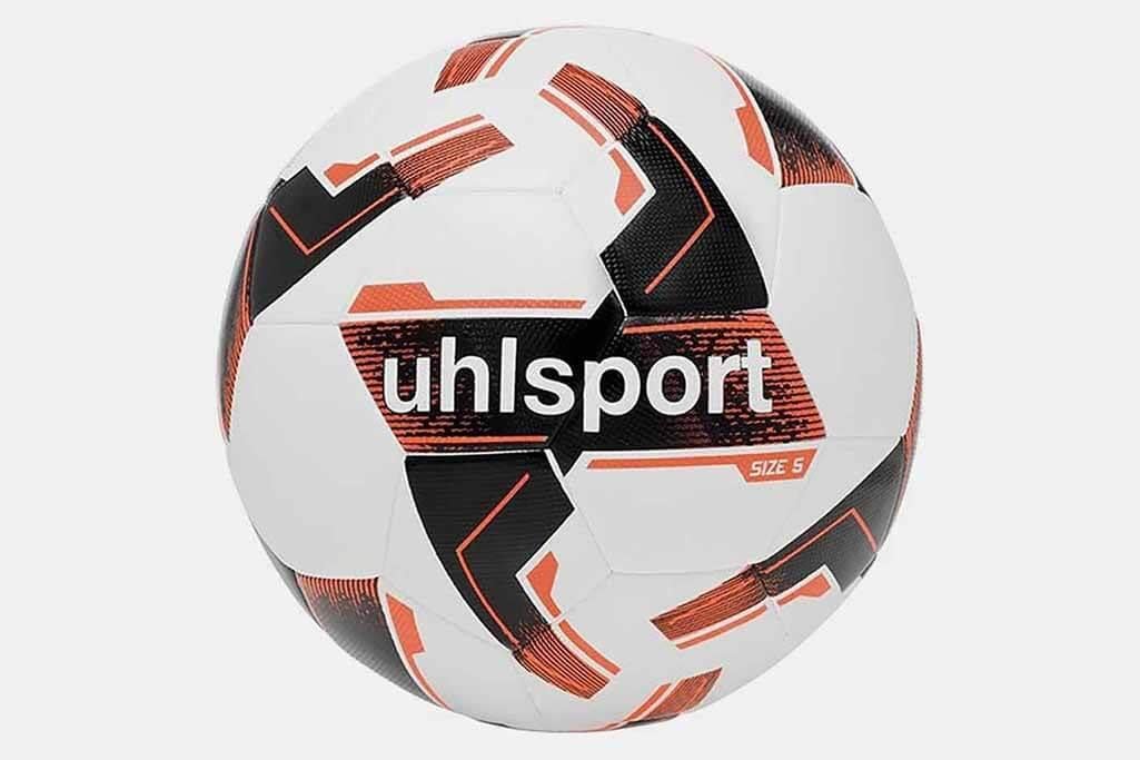 Uhlsport Resist Synergy No:5 futbol topu, son derece dayanıklı yapısı ile uzun süreli kullanım için idealdir. Her türlü zeminde rahatlıkla kullanabileceğiniz bu topla, her maçta en iyi performansınızı sergileyebilirsiniz.