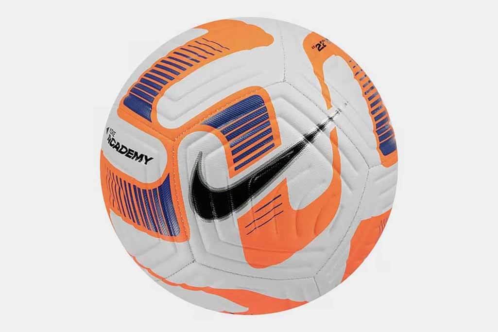 Nike Dn3599 102 Nk Academy No:4 | Eğlenceli ve Renkli Tasarım