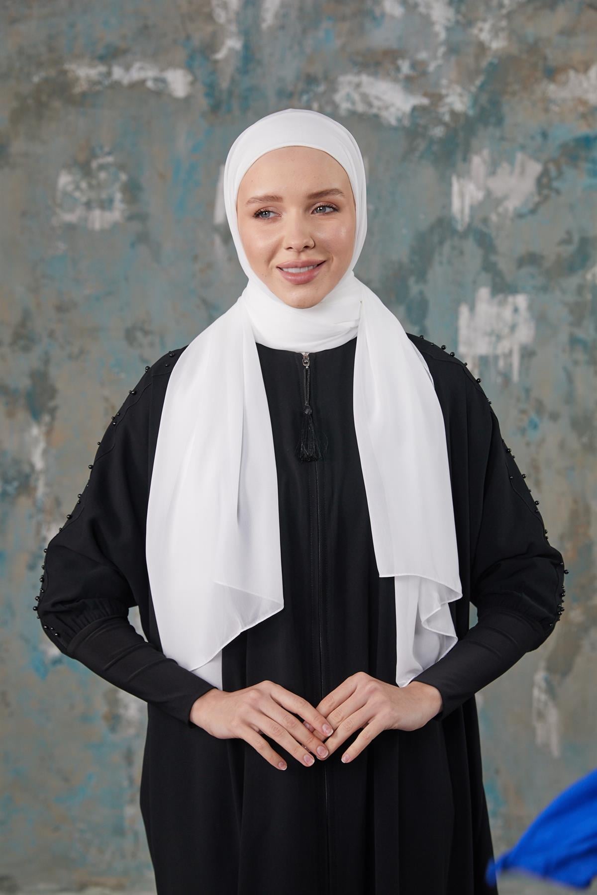 Boyunlu Boneli Şifon Şal Ekru