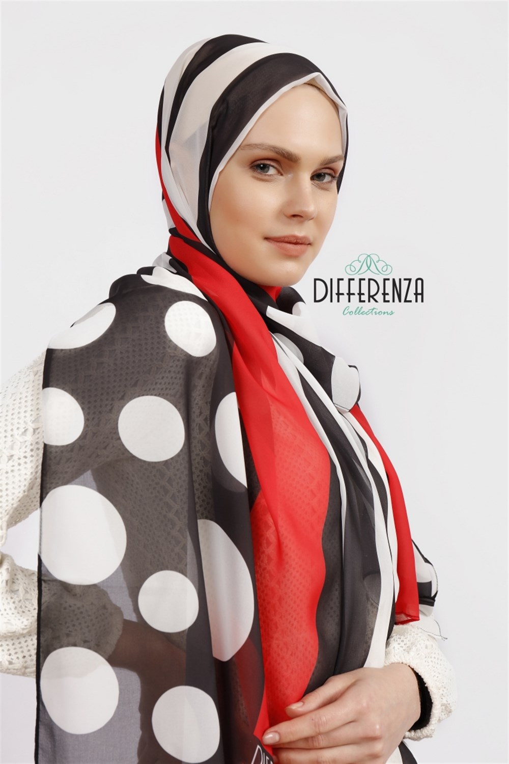 Capsul Desenli Şal - Siyah