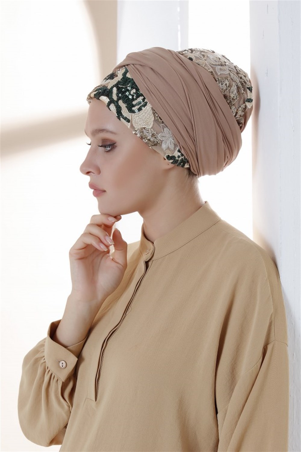 Ön Çiçek Payet Şal-Bej