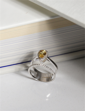 Pırlantalı Sarı Safir Yüzük