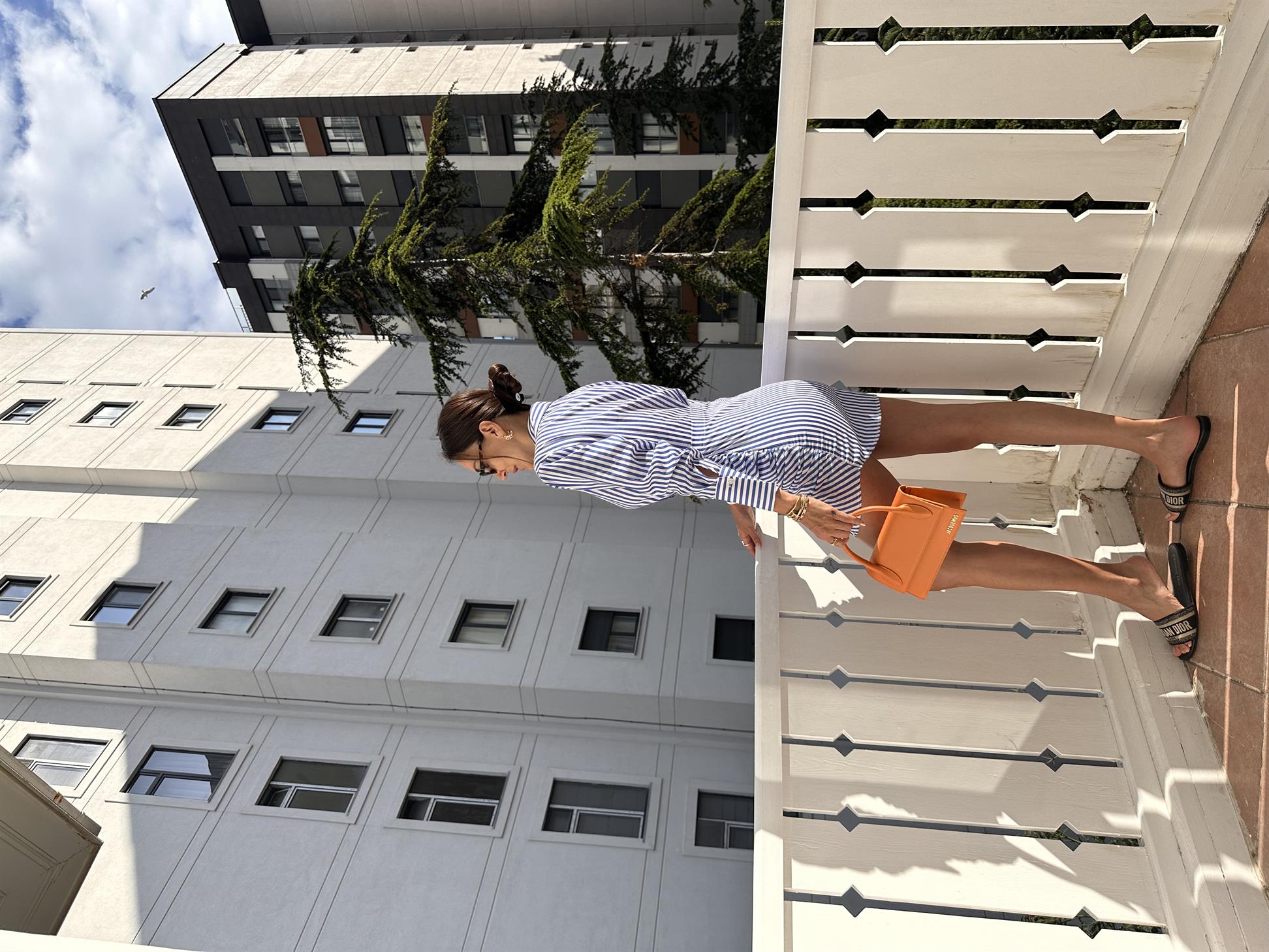 Çizgili Drapeli Kısa Elbise