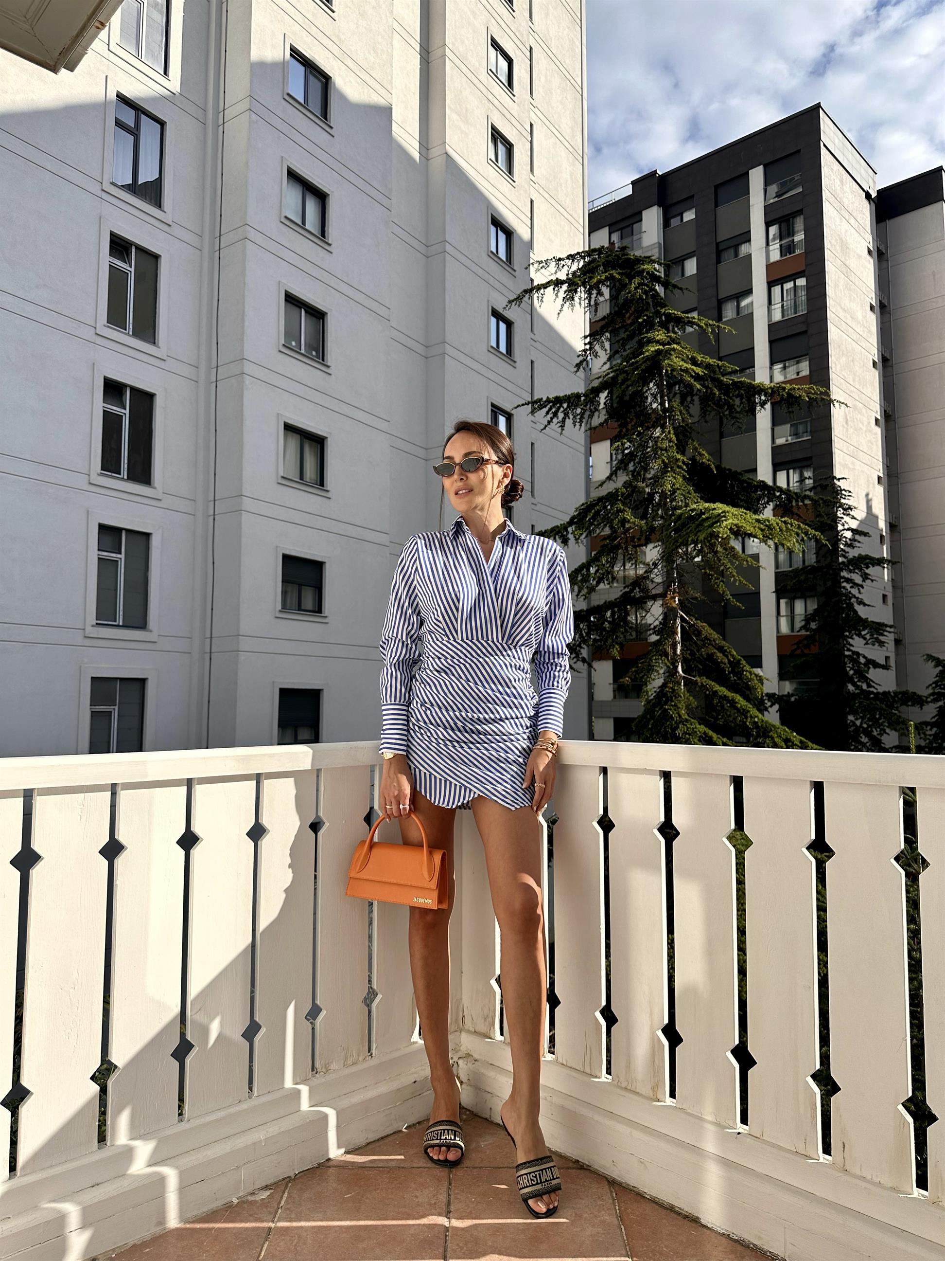 Çizgili Drapeli Kısa Elbise