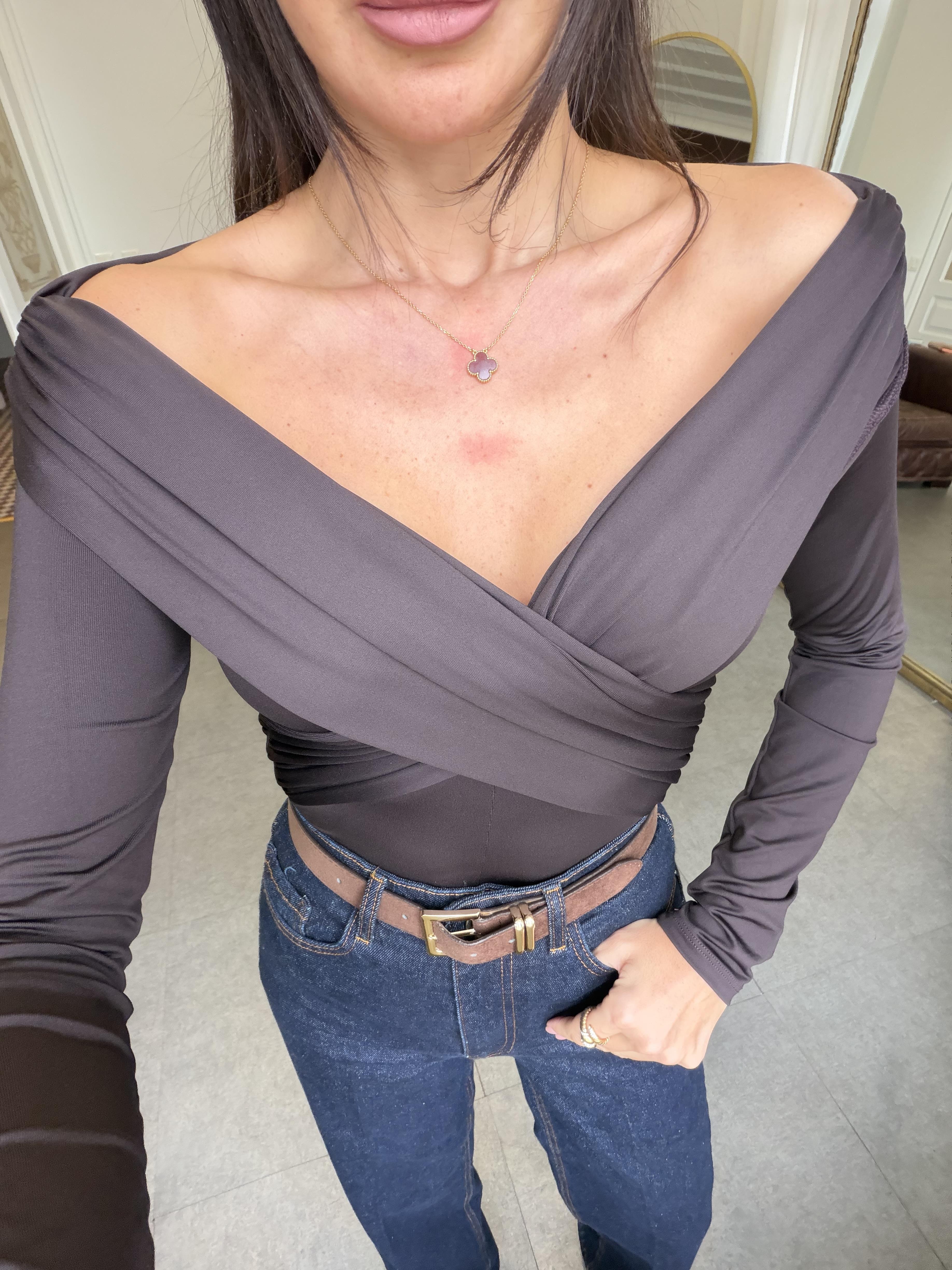 Acı Kahve Drapeli Omzu Açık Bodysuit