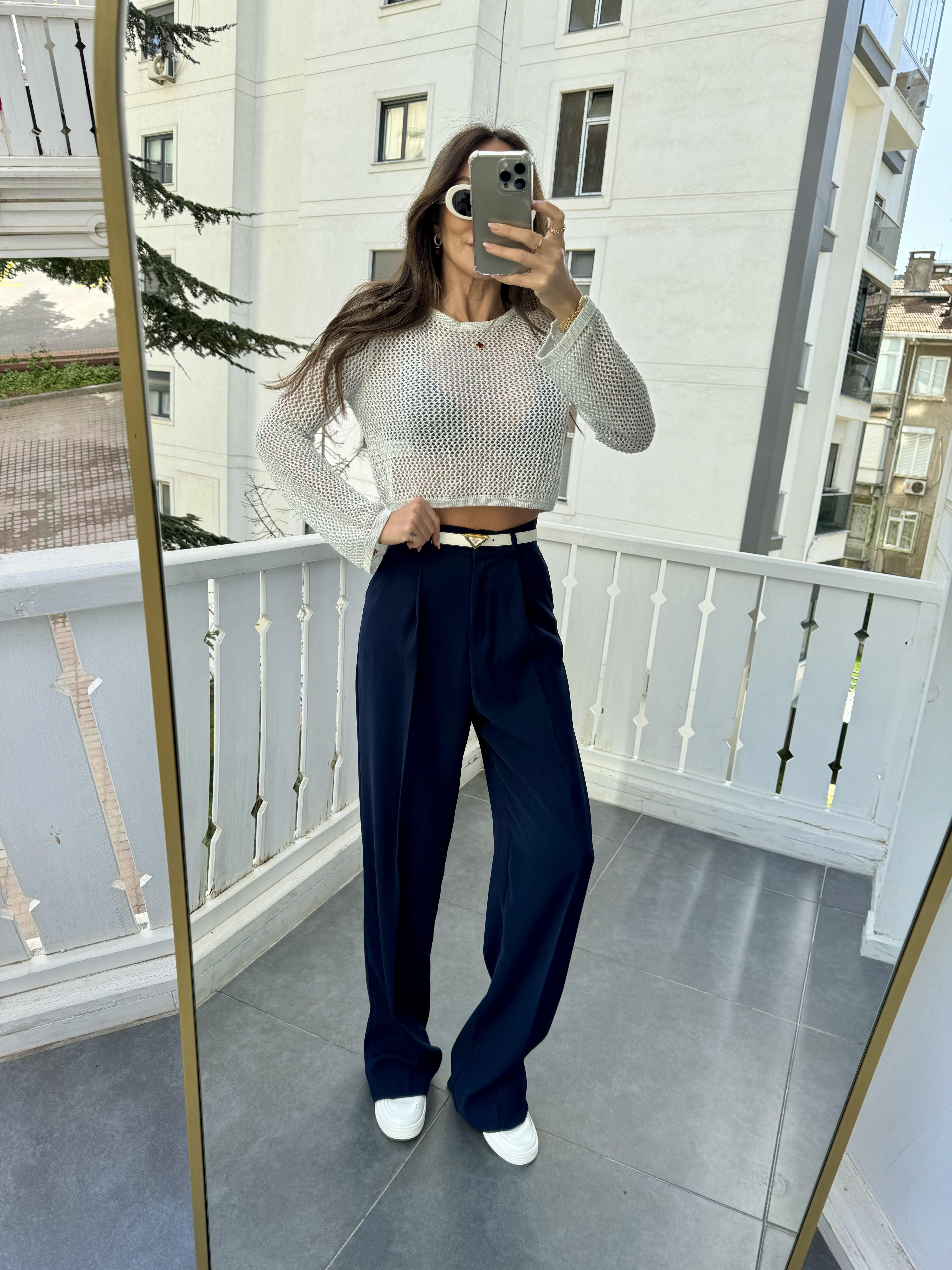 Açık Gri Bisiklet Yaka Ajur Desen Crop Kazak