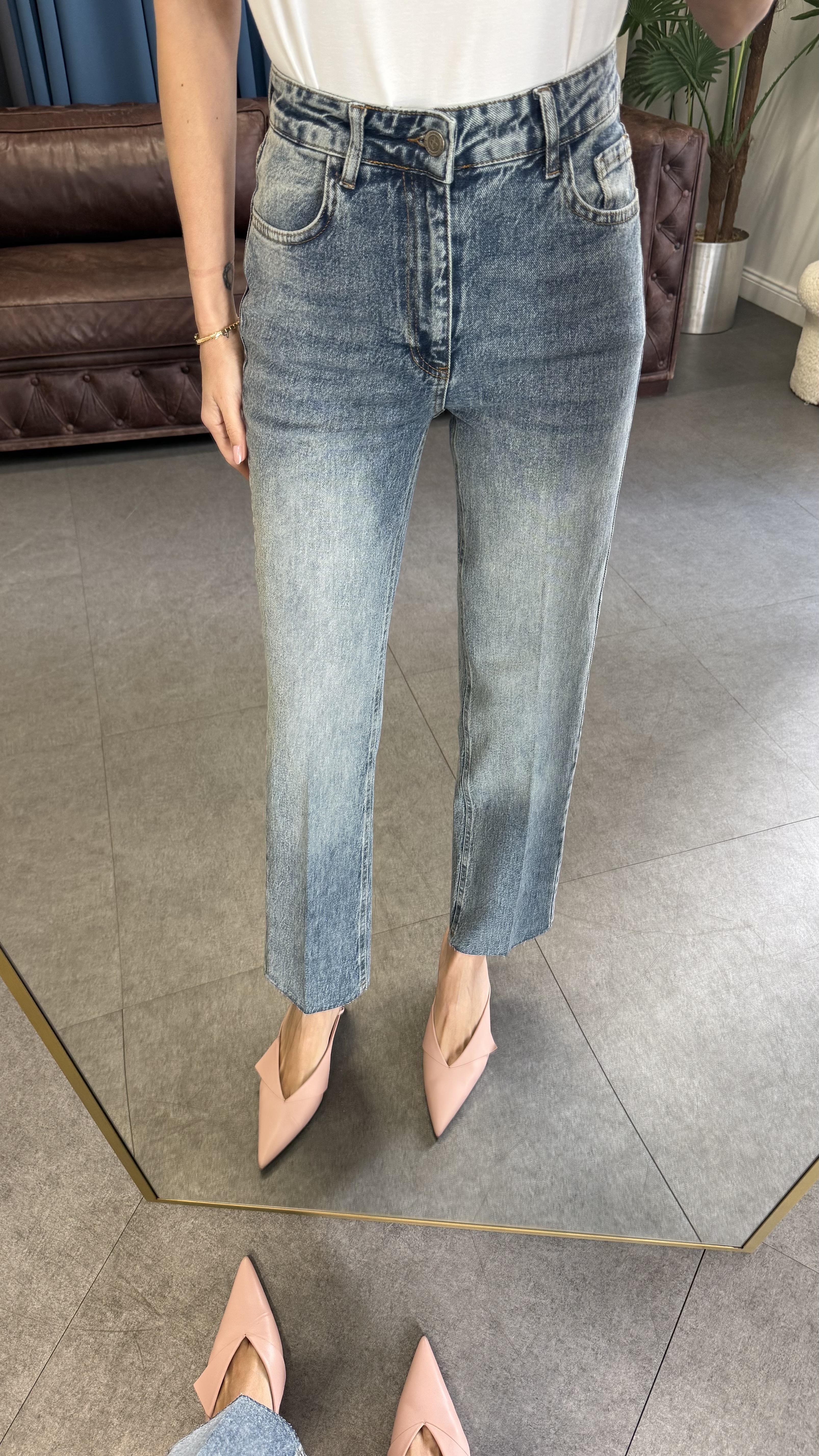 Açık Mavi Yıkamalı Düz Kesim Jean Pantolon