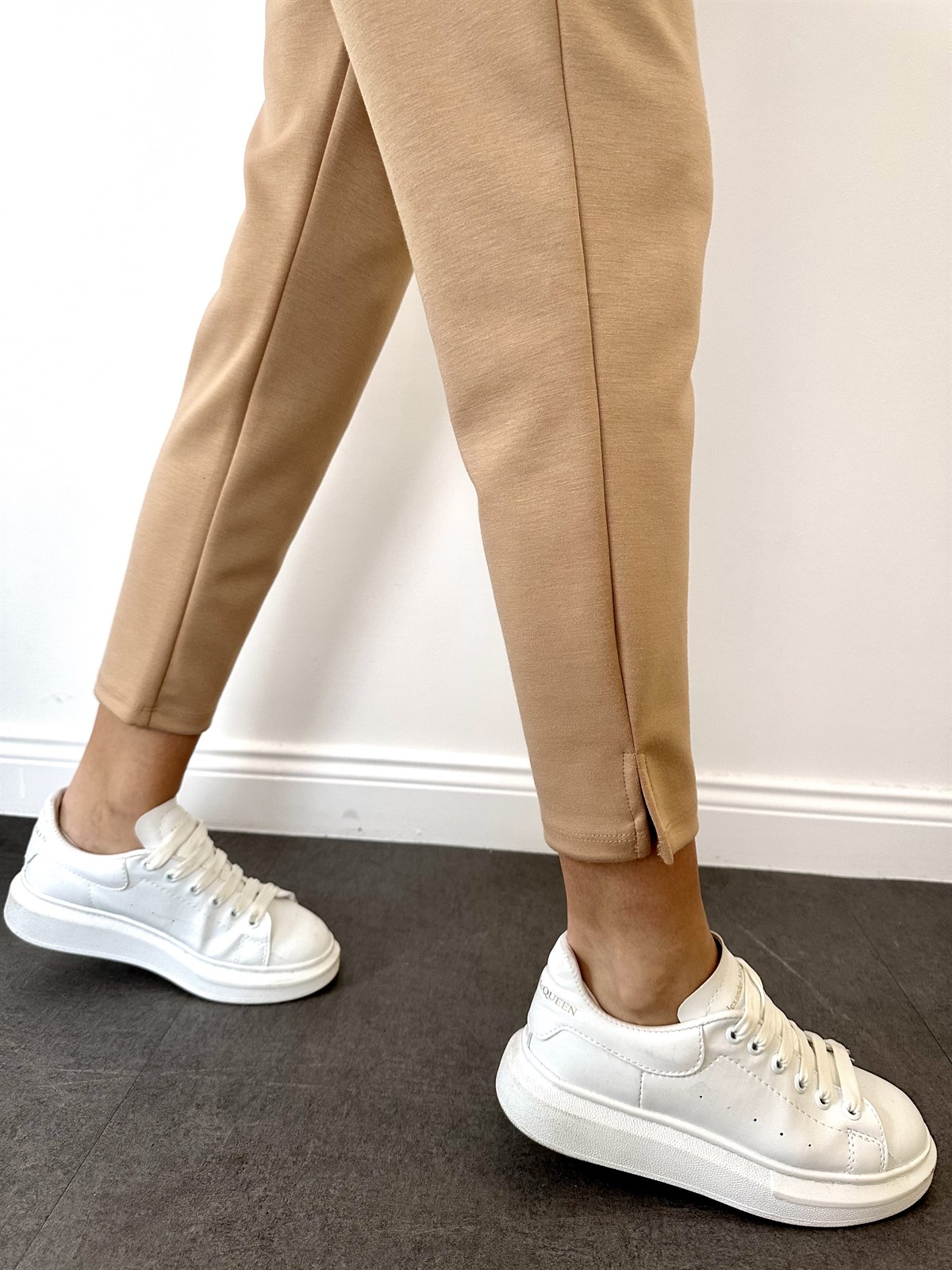 Bej Bağcıklı Düz Paça Modal Eşofman