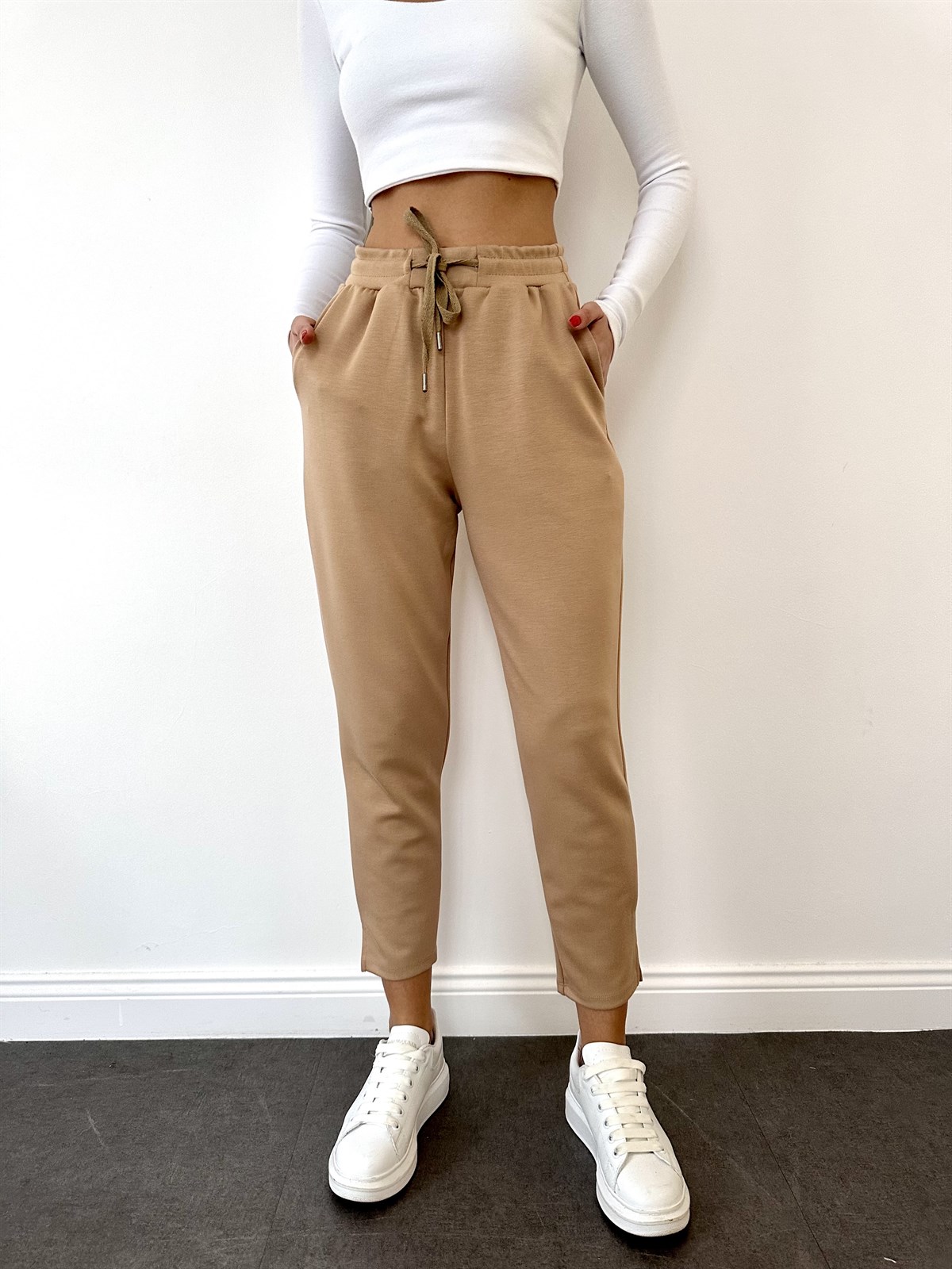 Bej Bağcıklı Düz Paça Modal Eşofman