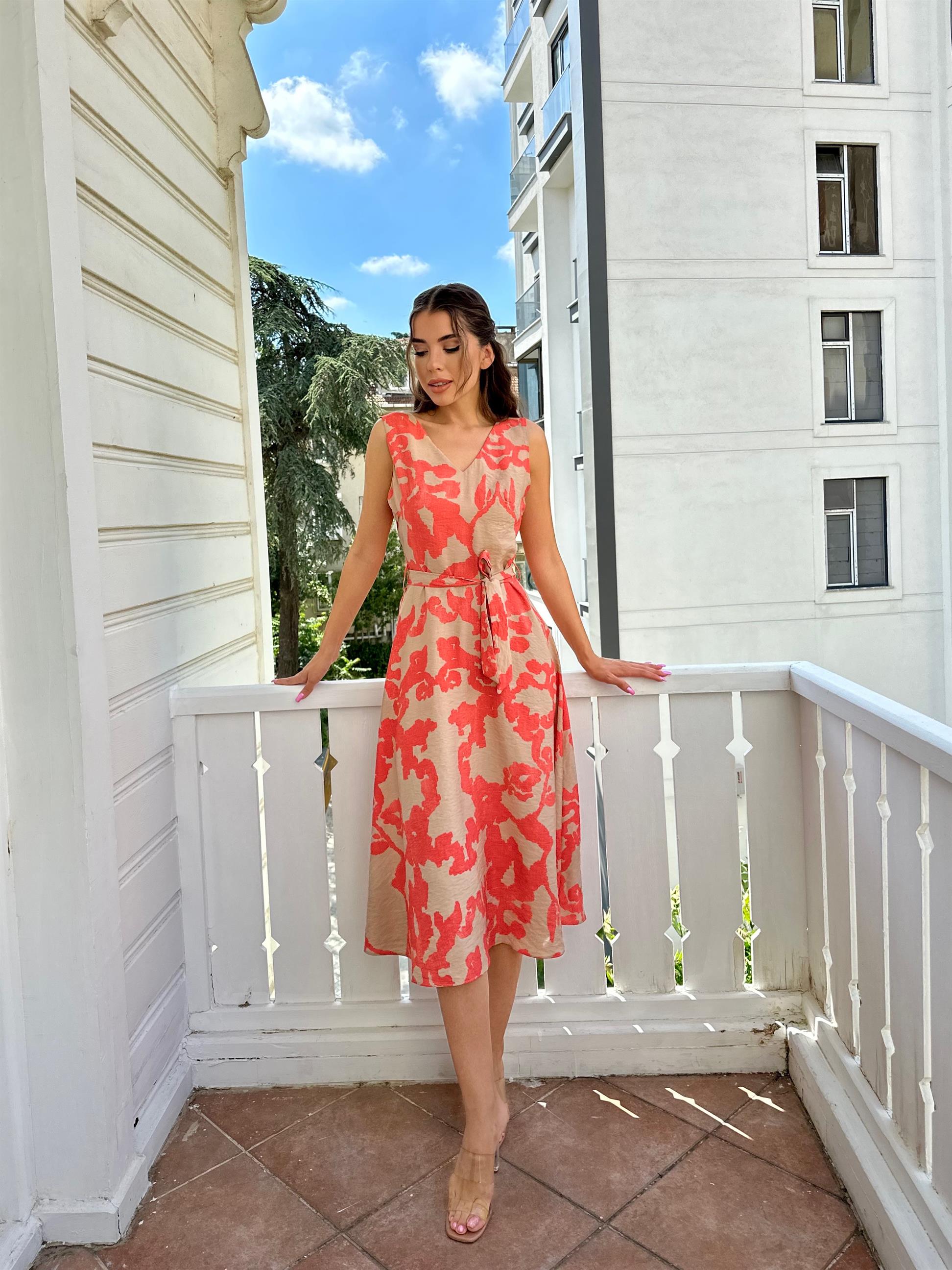 Bej Kolsuz Turuncu Desenli Midi Elbise