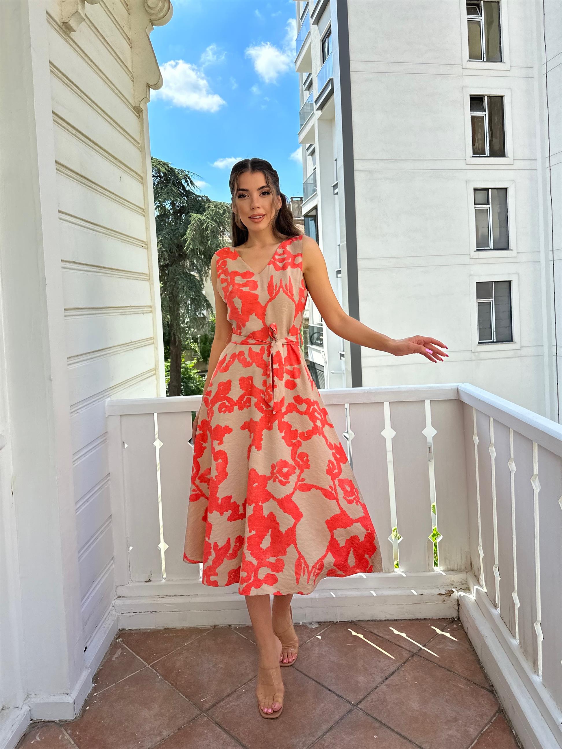 Bej Kolsuz Turuncu Desenli Midi Elbise