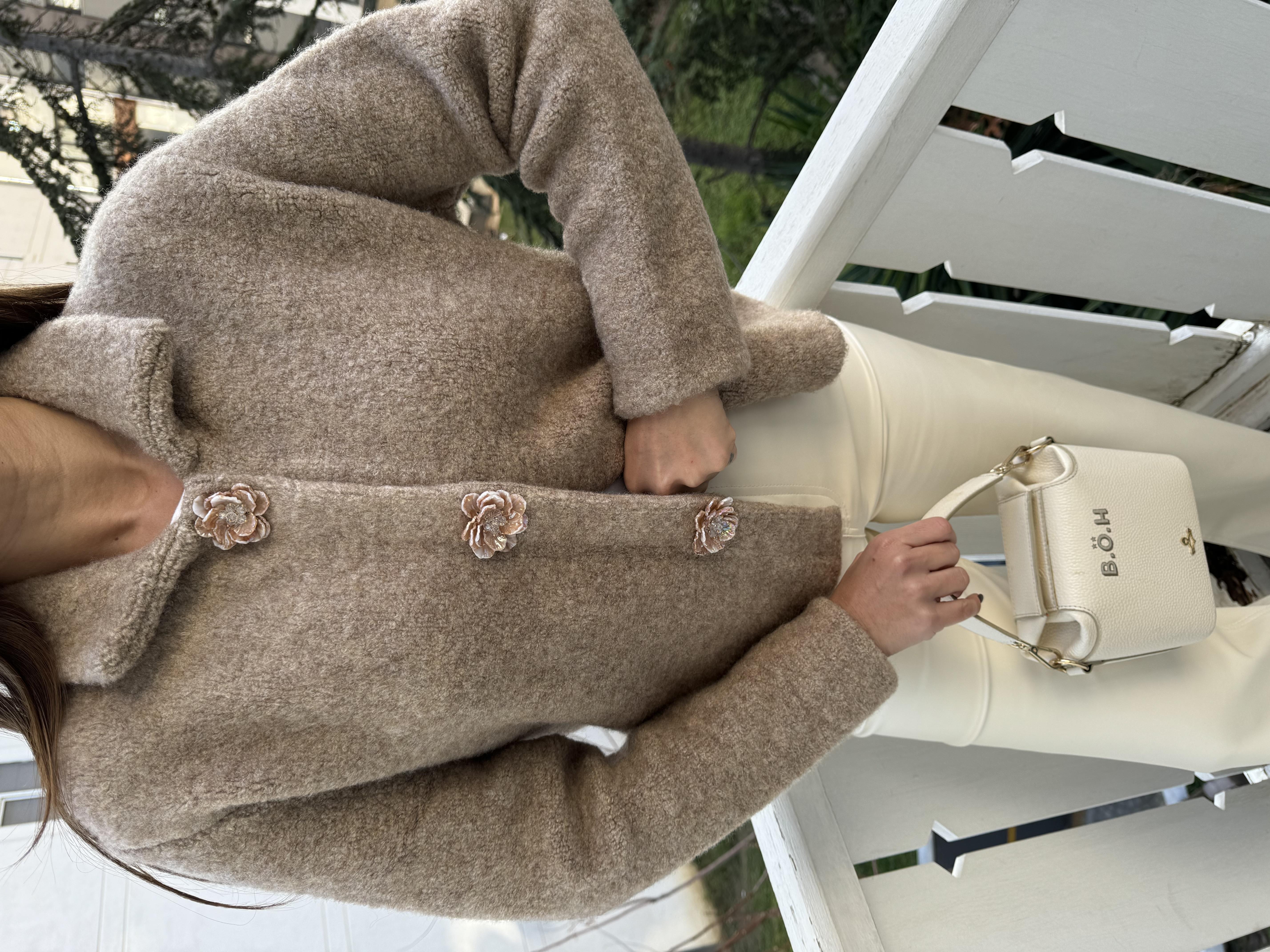 Bej Polo Yaka Çicek Çıtçıtlı Triko Hırka