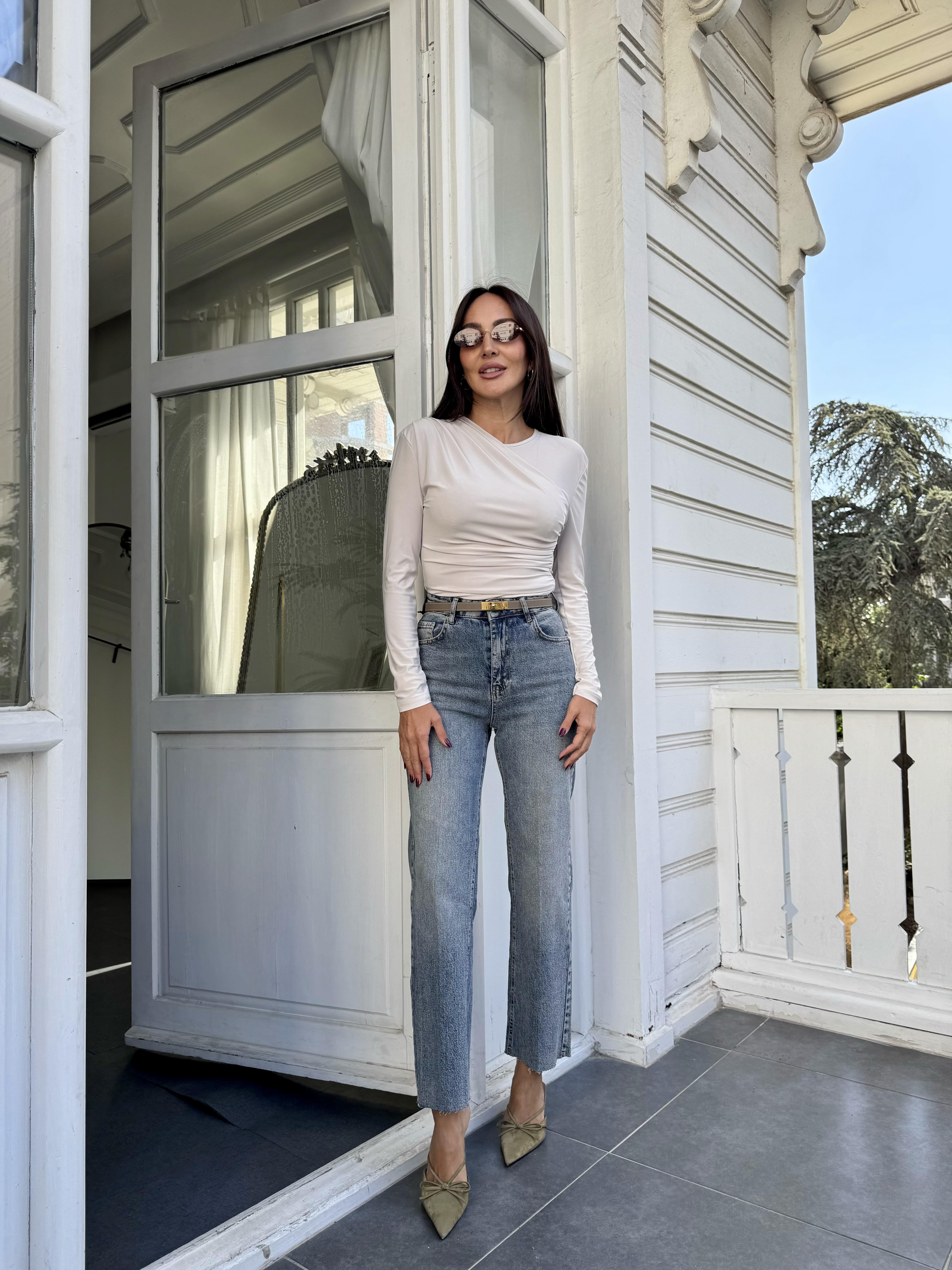 Bej Sandy Yan Büzgülü Bluz