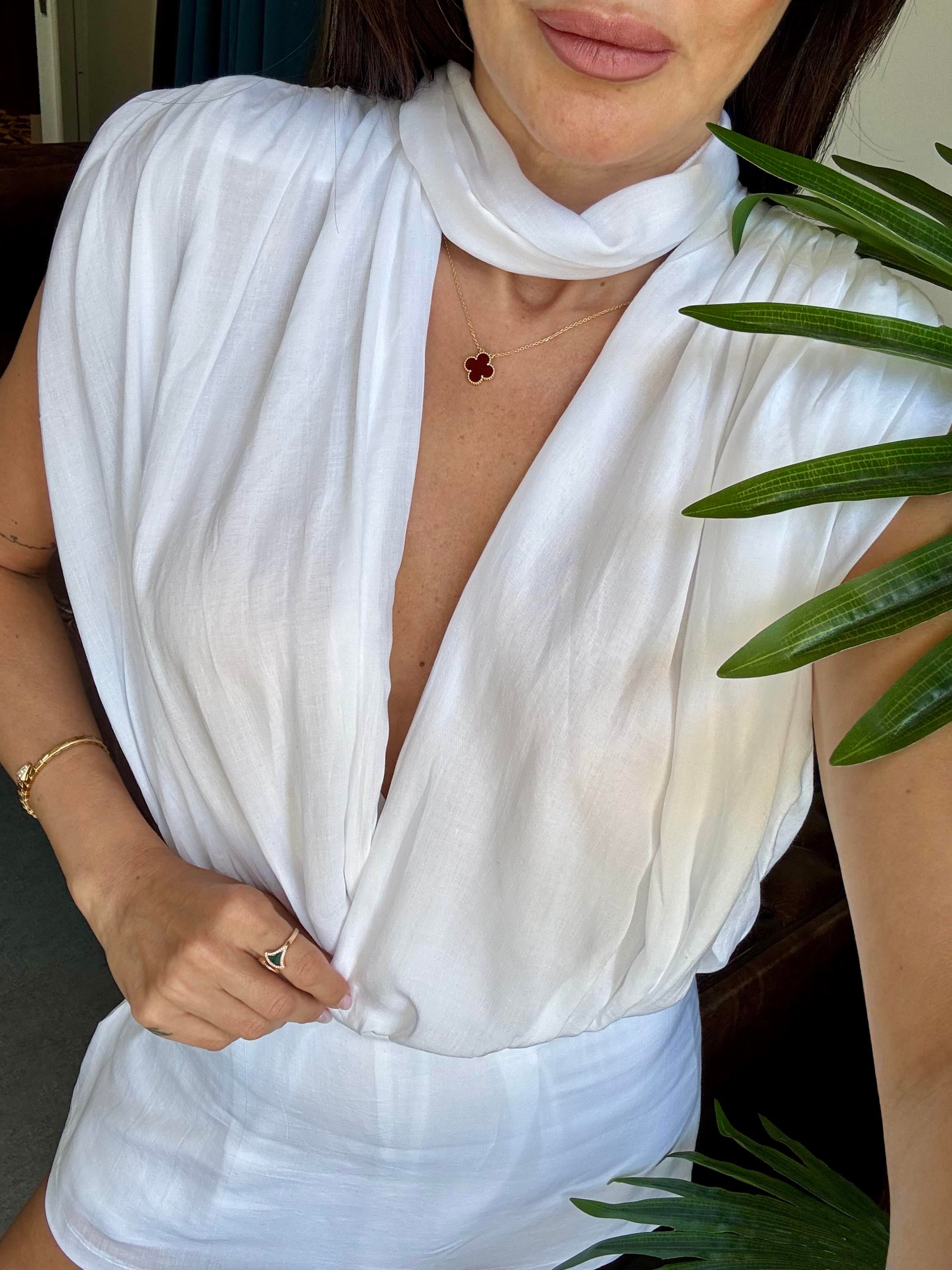 Beyaz Astarlı Kolsuz Şal Detay Tulum