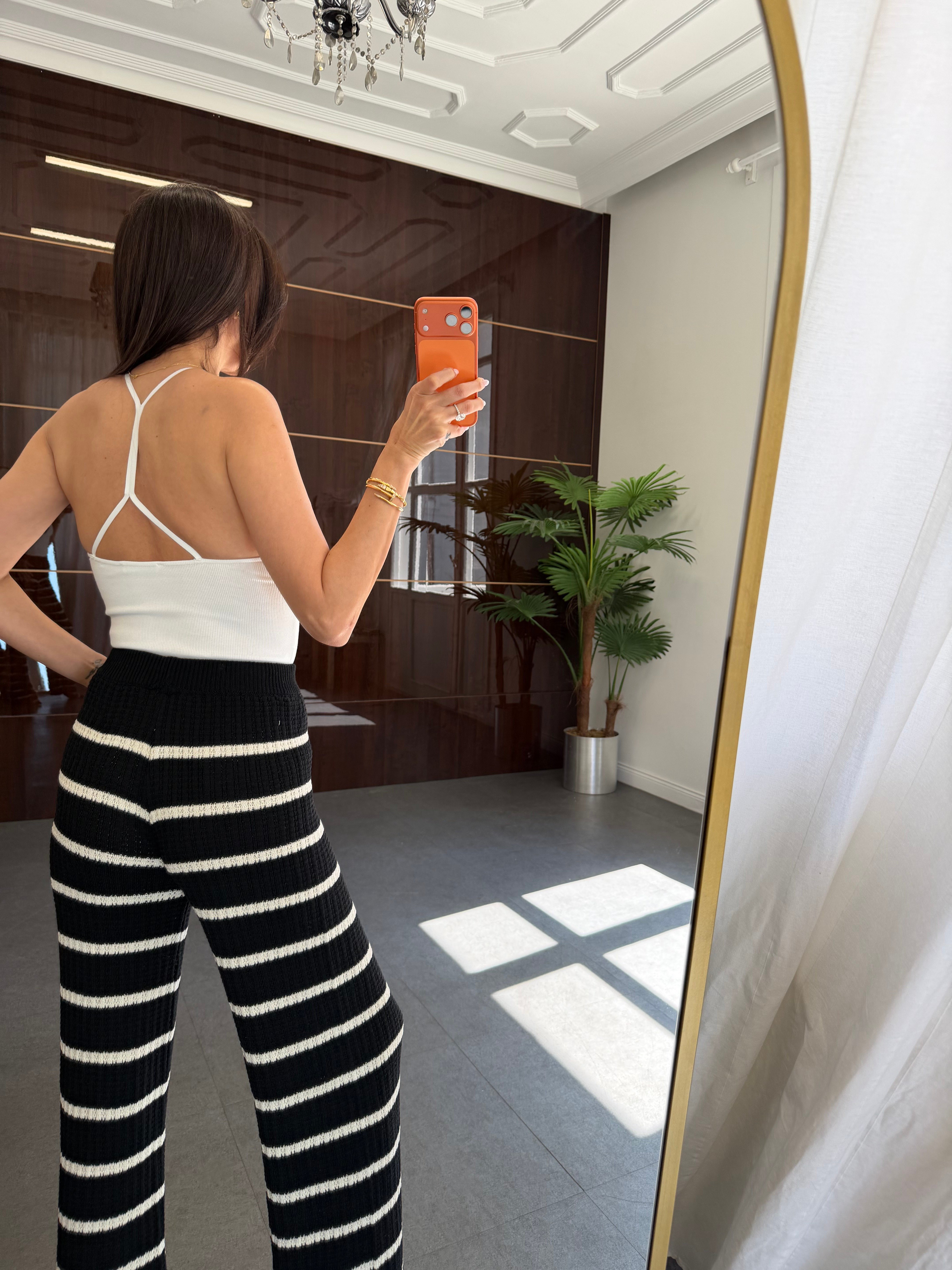 Beyaz Boyundan Bağlamalı Bodysuit