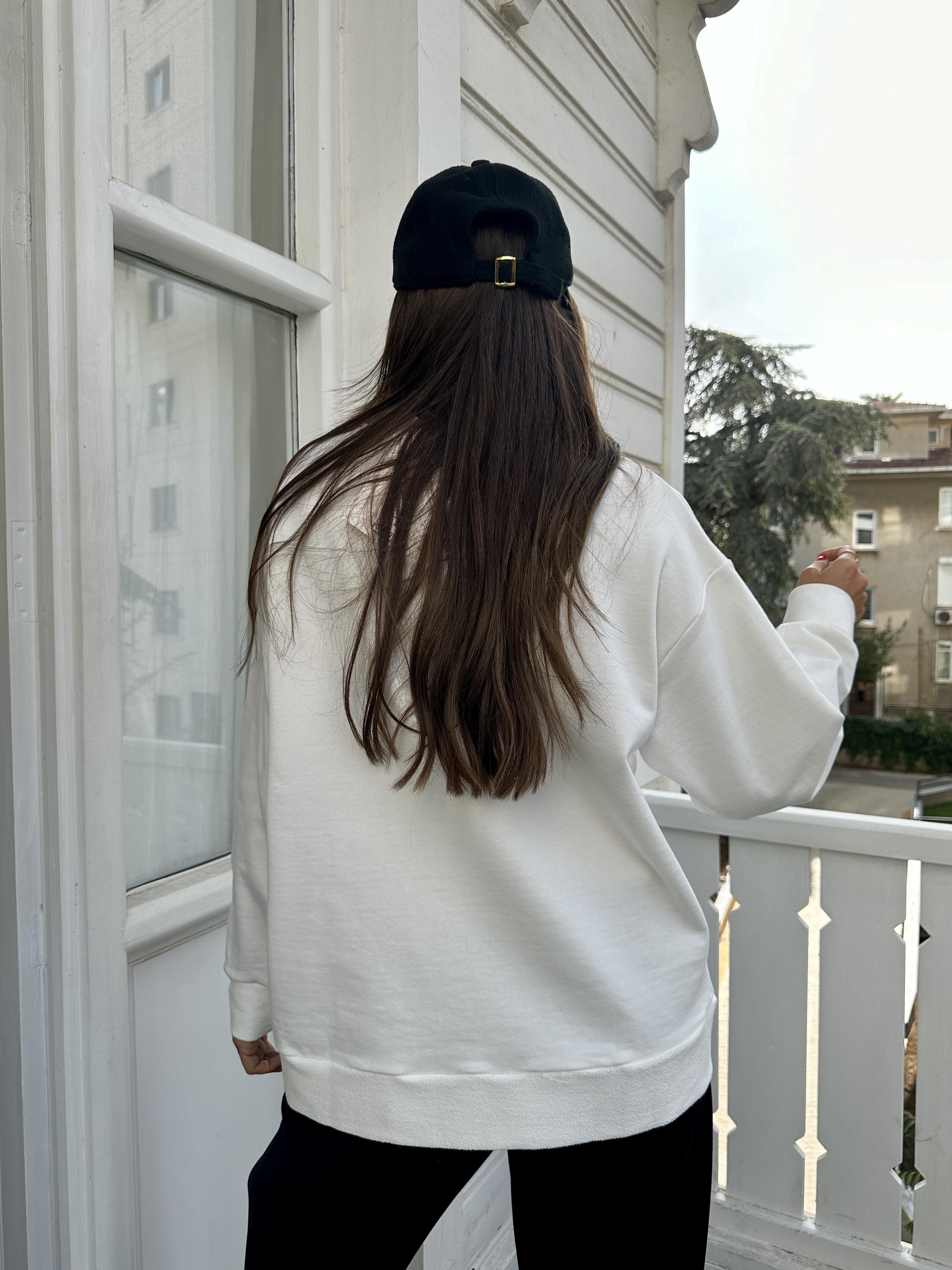 Beyaz Cepli Sweatshirt