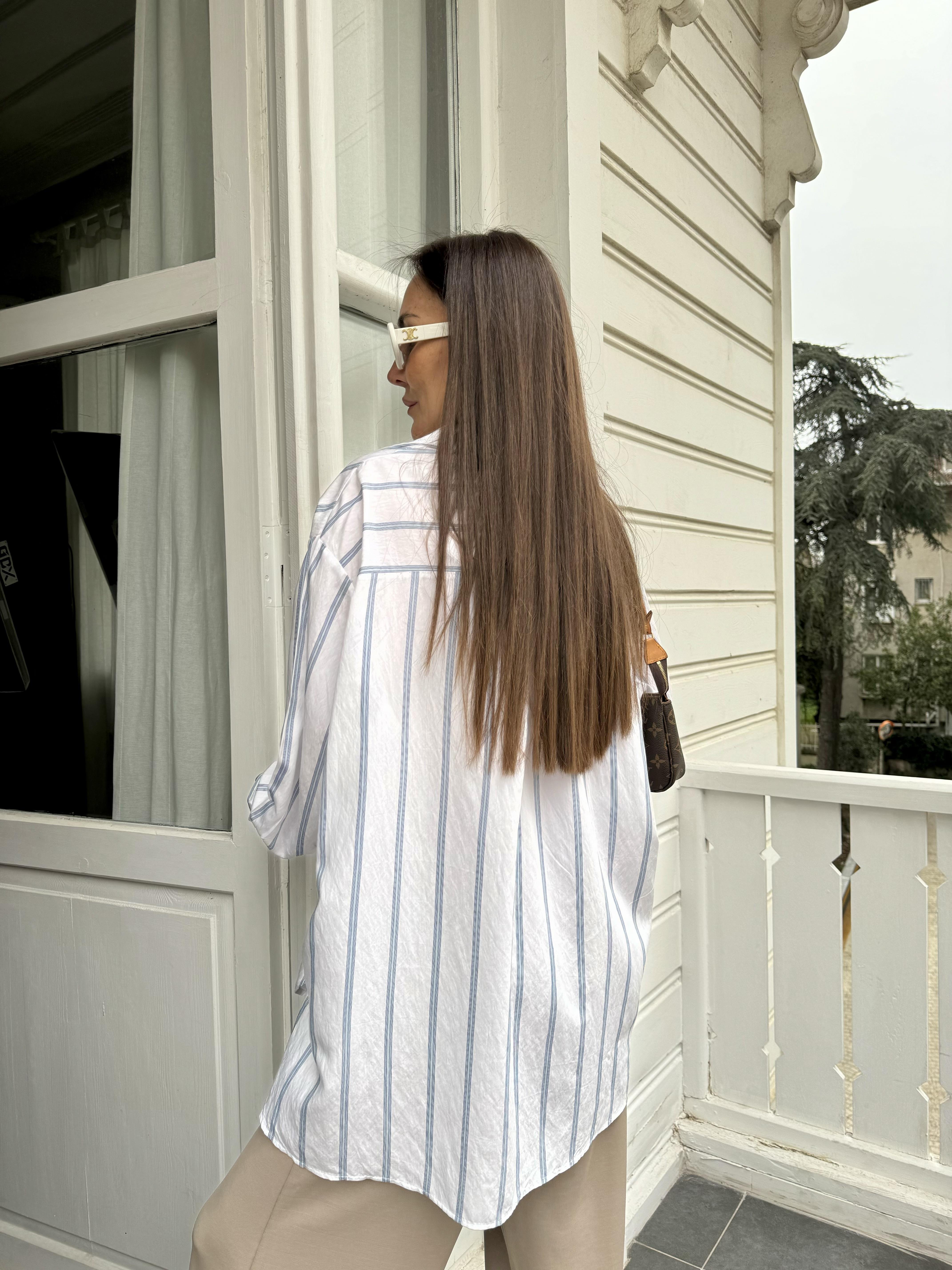 Beyaz Çizgili Oversize Gömlek
