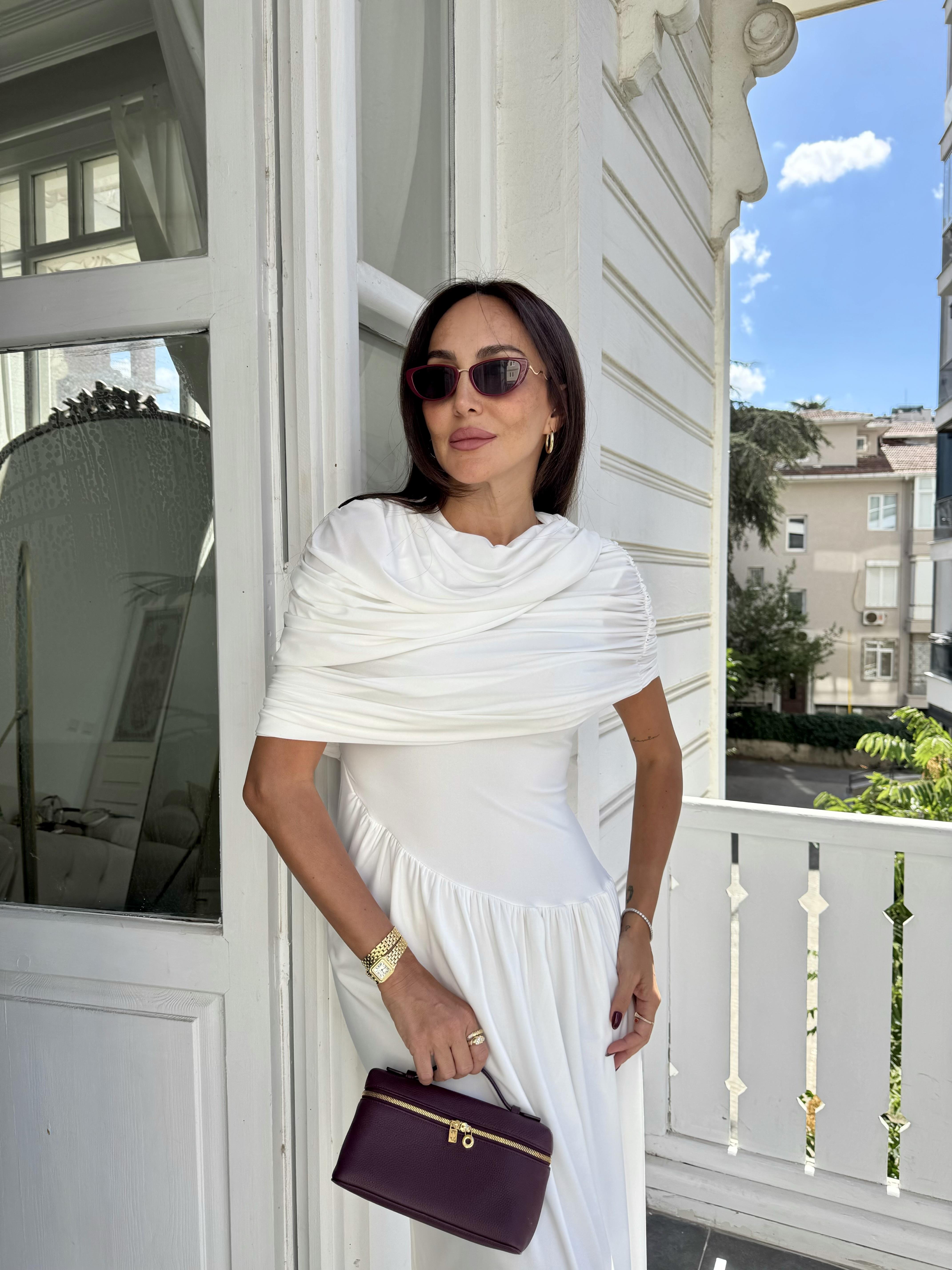Beyaz Helen Elbise