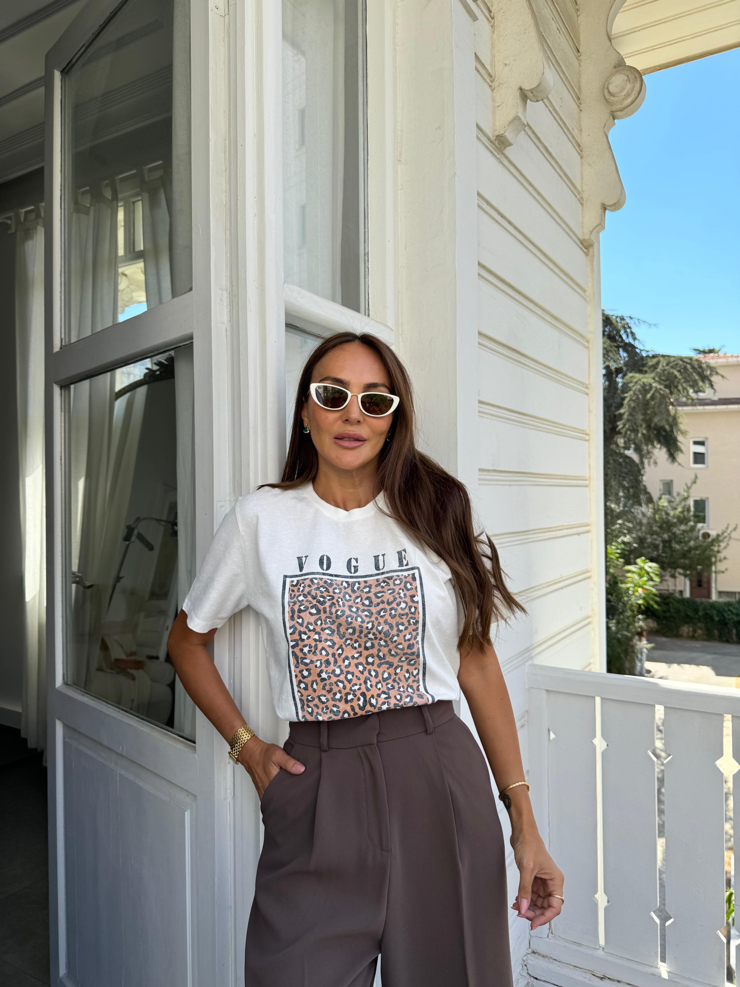 Beyaz Vogue Tişört